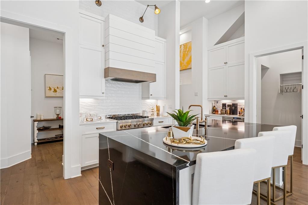 Alpharetta, Georgia, 30005, United States, 3 Bedrooms Bedrooms, ,3 BathroomsBathrooms,Residential,For Sale,1907831
