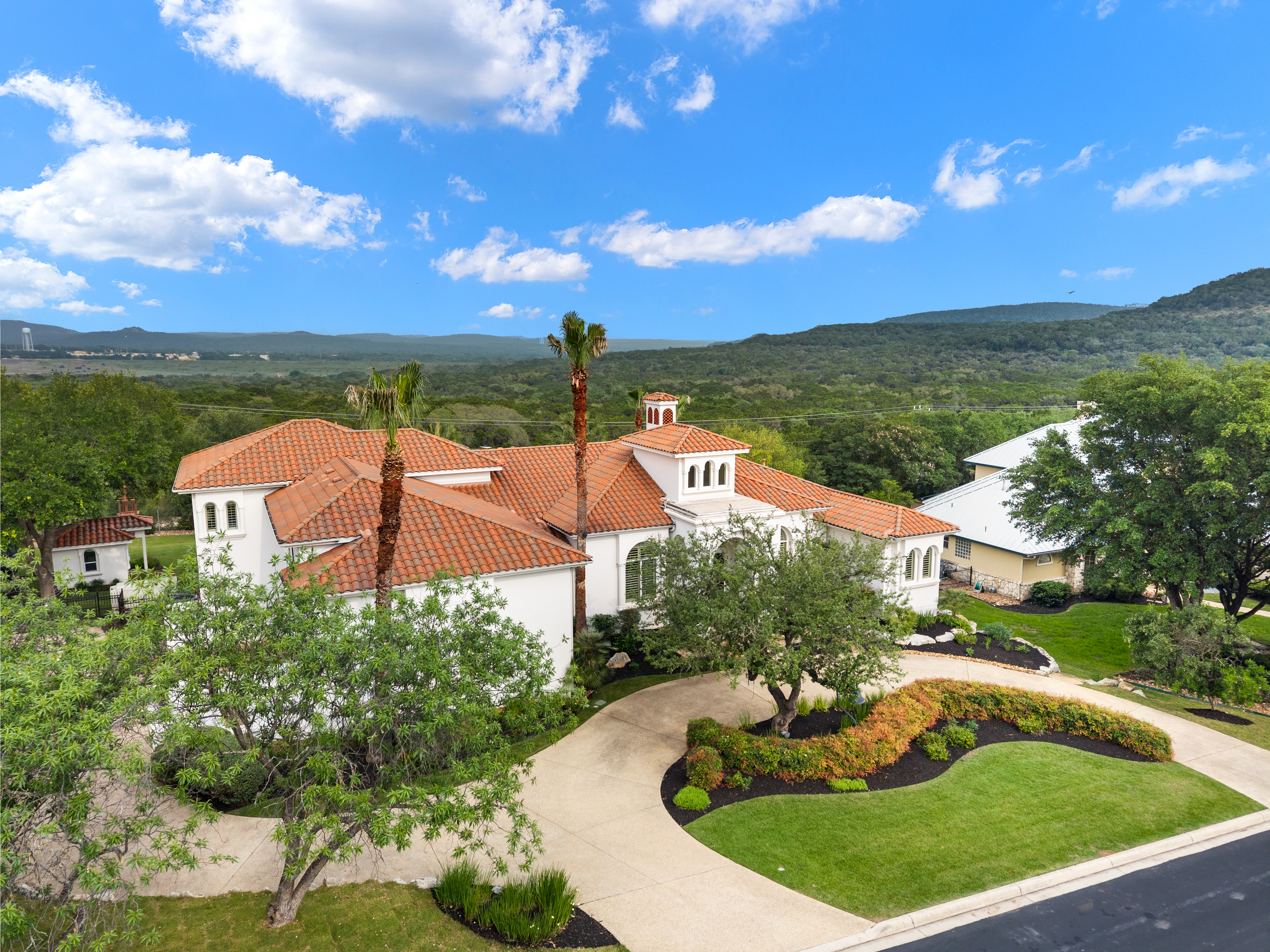  Elevated Dominion Living in Vineyard Estates - 物件實景