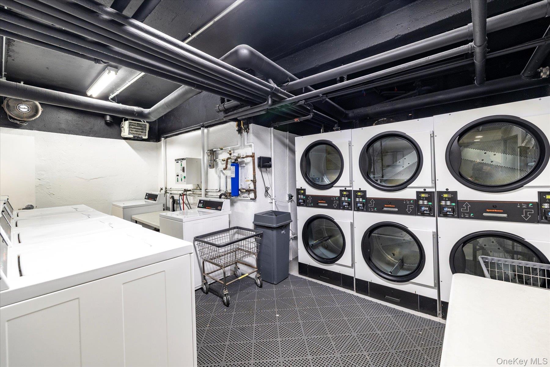 Long Beach, New York, 11561, United States, 1 Bedroom Bedrooms, ,1 BathroomBathrooms,Residential,For Sale,1987693