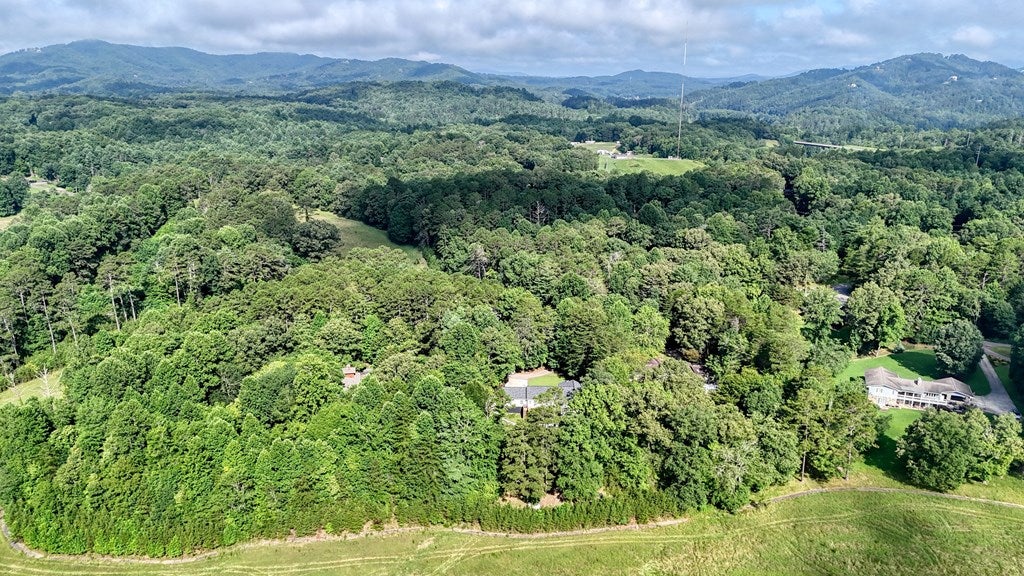 Murphy, North Carolina, 28906, United States, 3 Bedrooms Bedrooms, ,3 BathroomsBathrooms,Residential,For Sale,1902366