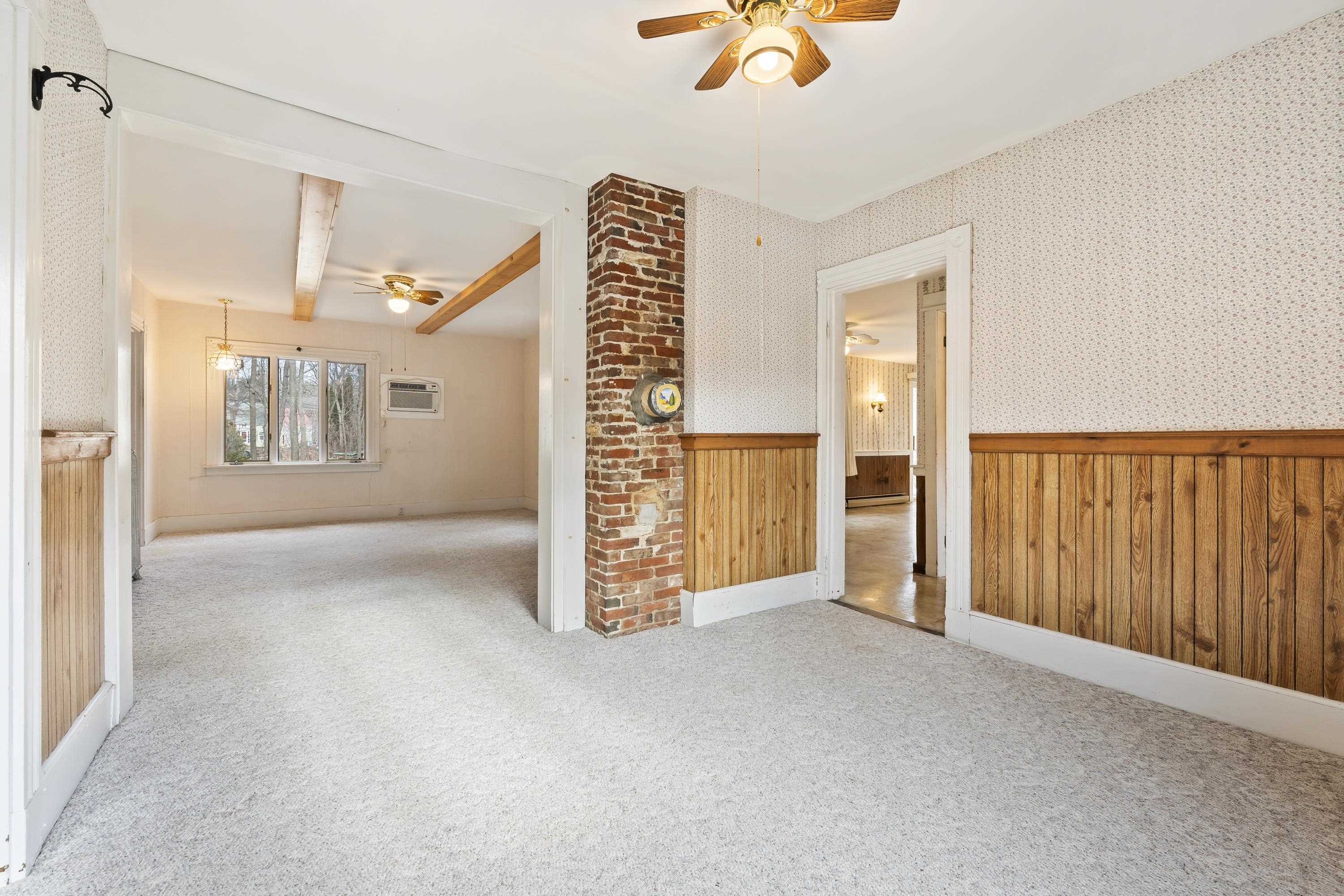 Kittery, Maine, 03904, United States, 5 Bedrooms Bedrooms, ,2 BathroomsBathrooms,Residential,For Sale,1924393