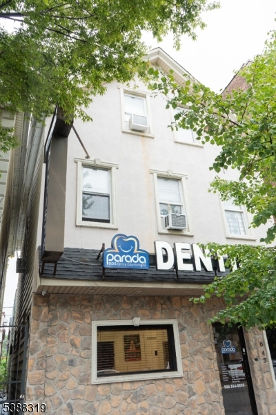 Elizabeth City, New Jersey, 07206, United States, 2 Bedrooms Bedrooms, ,3 BathroomsBathrooms,Residential,For Sale,1992844