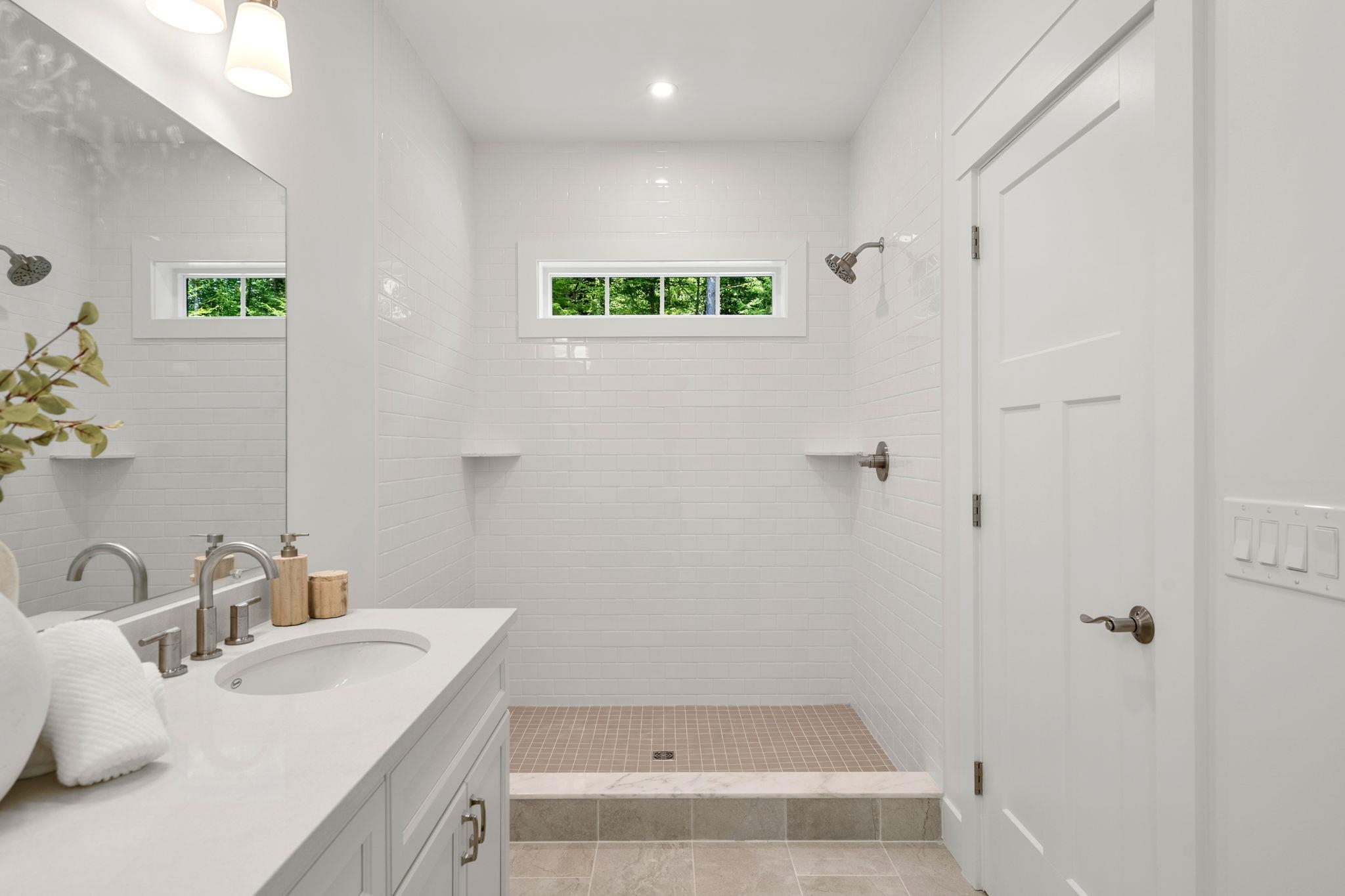 Bedford, New Hampshire, 03110, United States, 4 Bedrooms Bedrooms, ,5 BathroomsBathrooms,Residential,For Sale,1924713