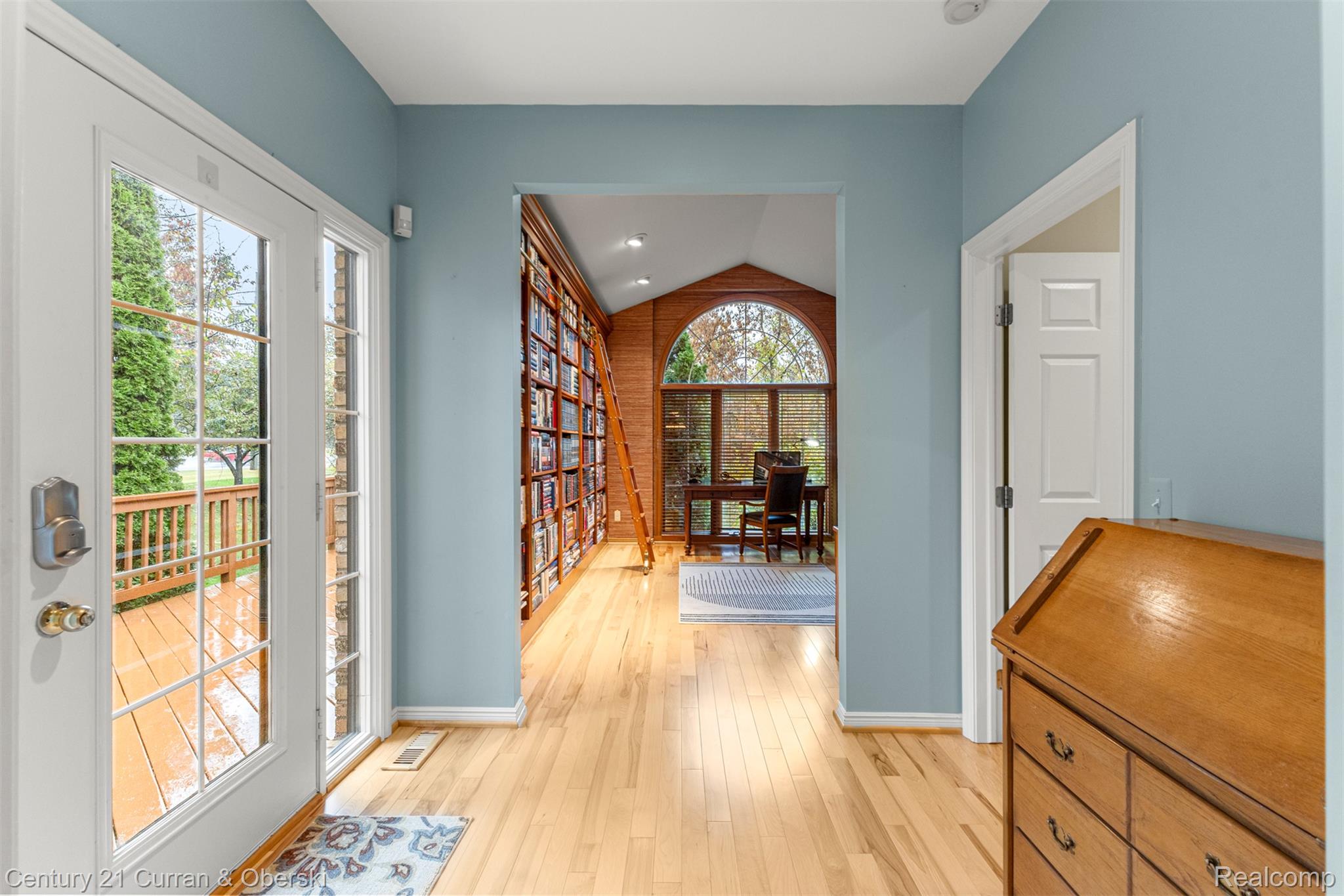 Shelby Charter Township, Michigan, 48316, United States, 2 Bedrooms Bedrooms, ,4 BathroomsBathrooms,Residential,For Sale,1977088