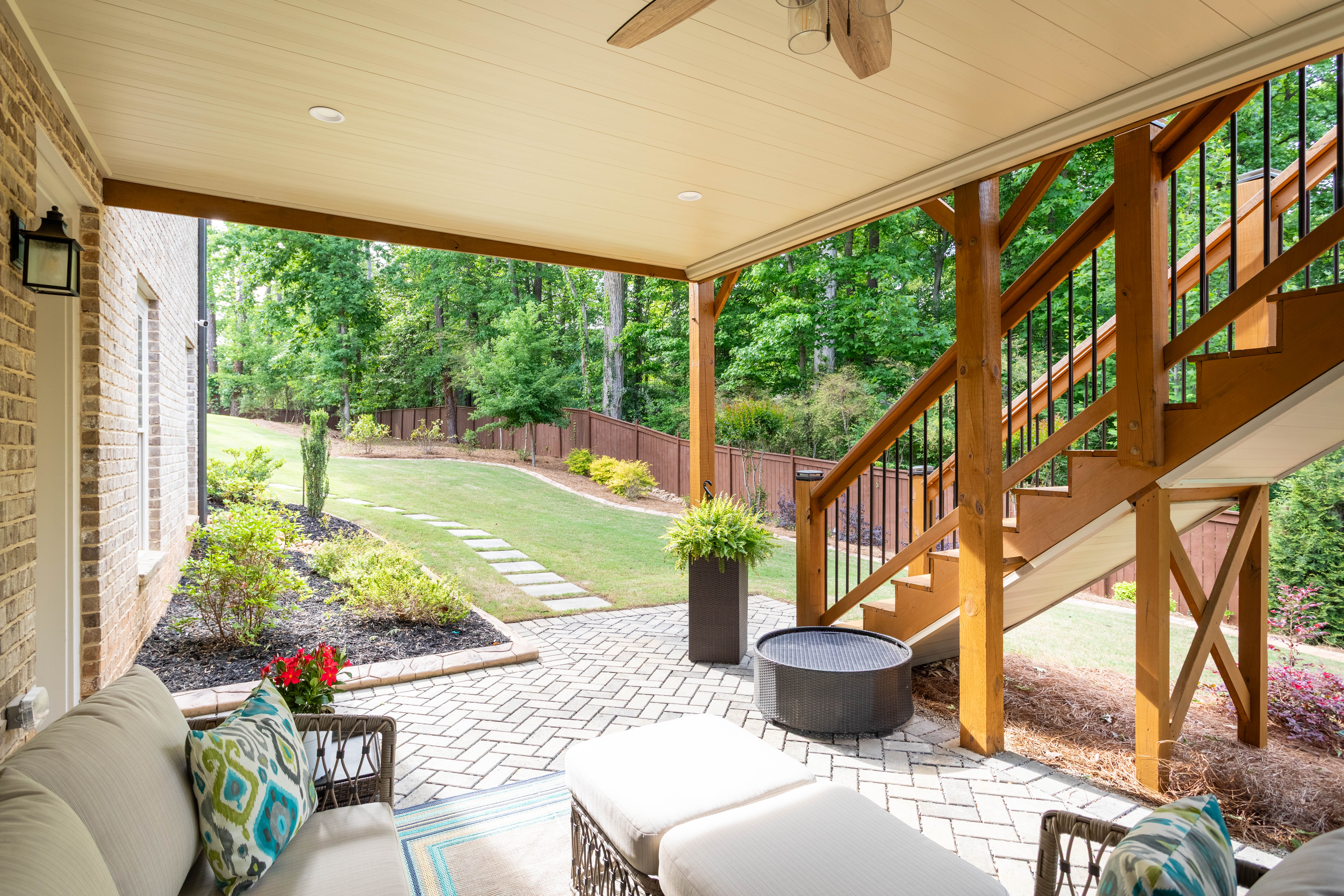  Timeless Architecture and Inviting Outdoor Spaces - 物件實景