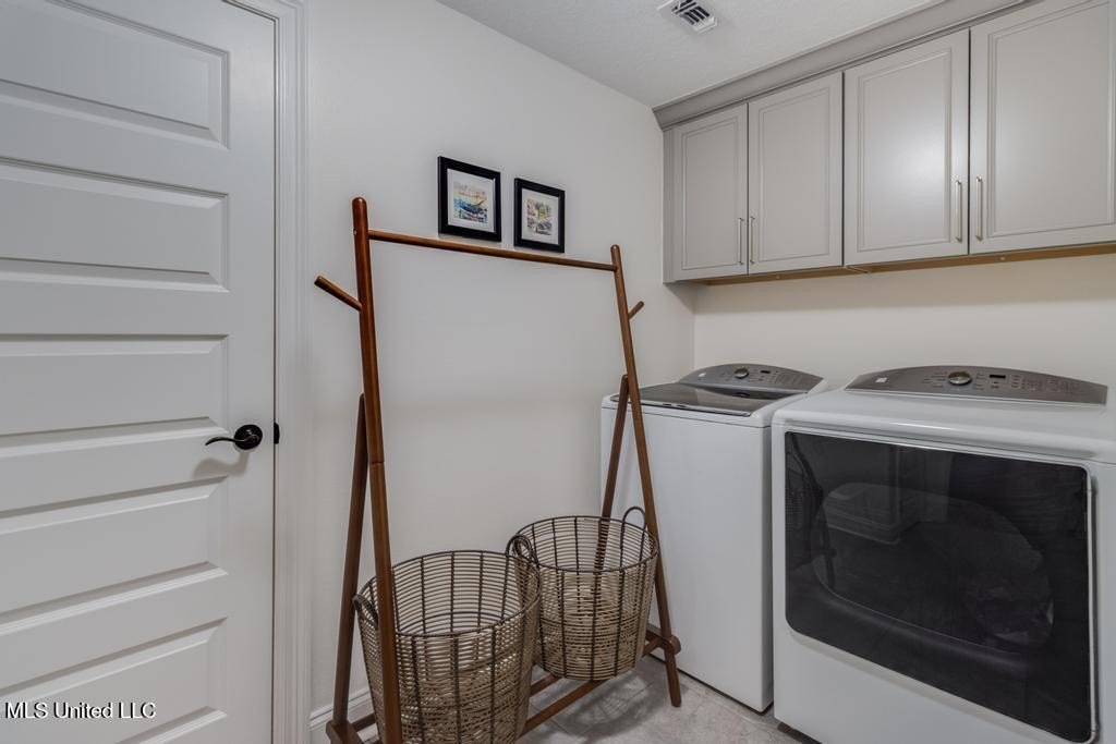 Biloxi, Mississippi, 39531, United States, 4 Bedrooms Bedrooms, ,3 BathroomsBathrooms,Residential,For Sale,1974223