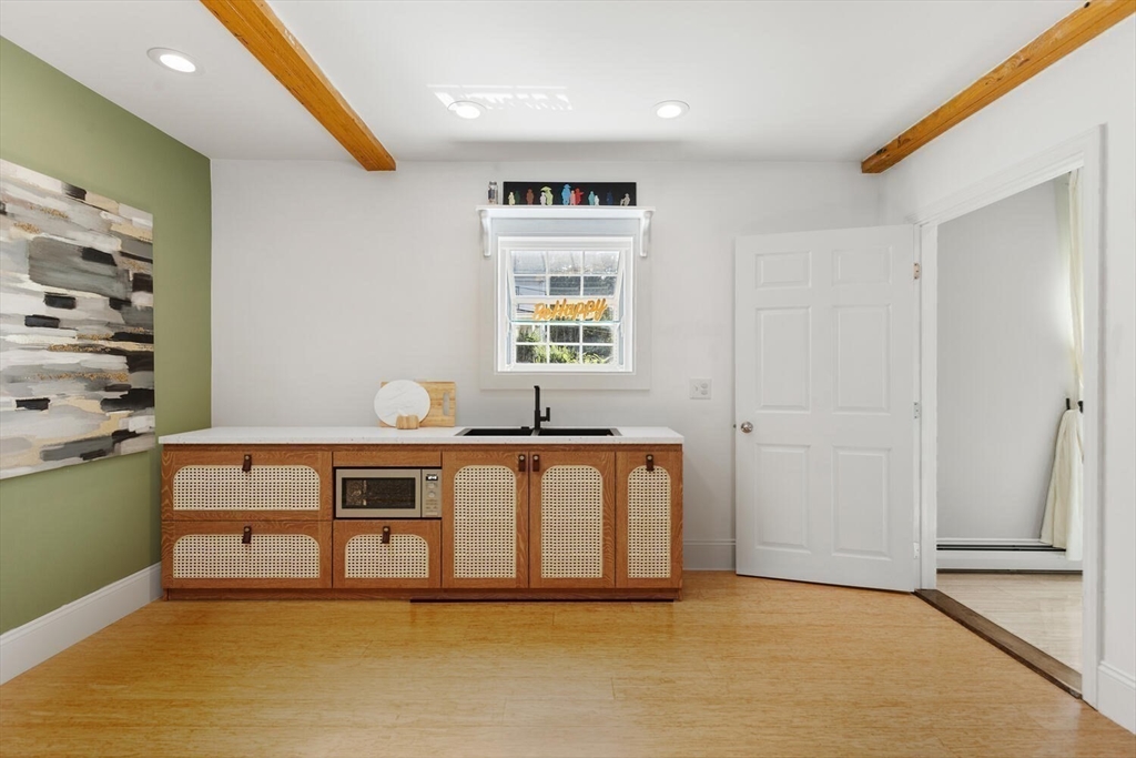 Malden, Massachusetts, 02148, United States, 5 Bedrooms Bedrooms, ,5 BathroomsBathrooms,Residential,For Sale,1984195