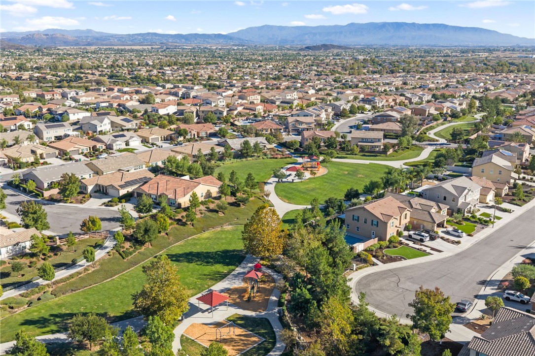 Murrieta, California, 92563, United States, 3 Bedrooms Bedrooms, ,2 BathroomsBathrooms,Residential,For Sale,1987315