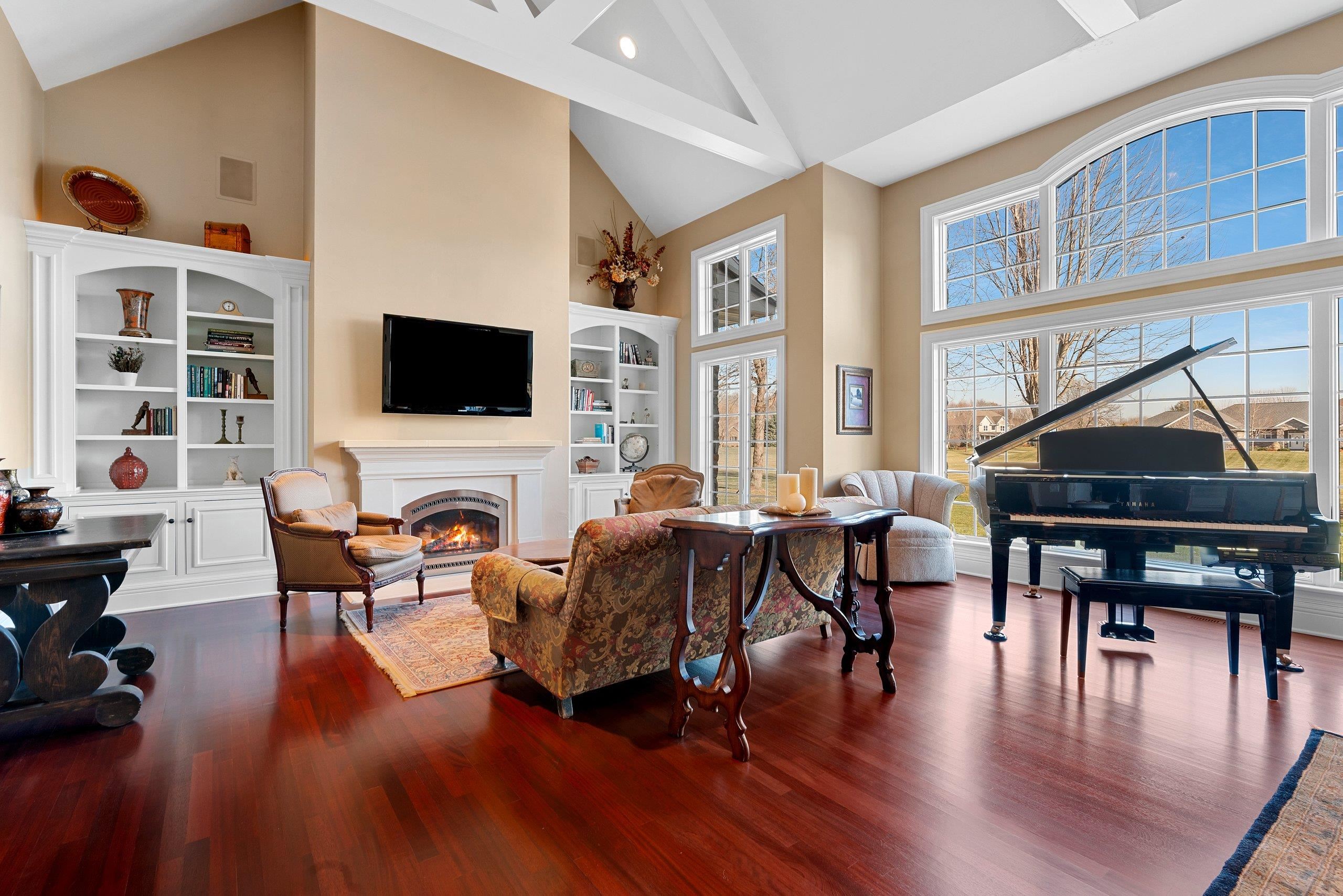 MENASHA, Wisconsin, 54952, United States, 6 Bedrooms Bedrooms, ,5 BathroomsBathrooms,Residential,For Sale,1994548