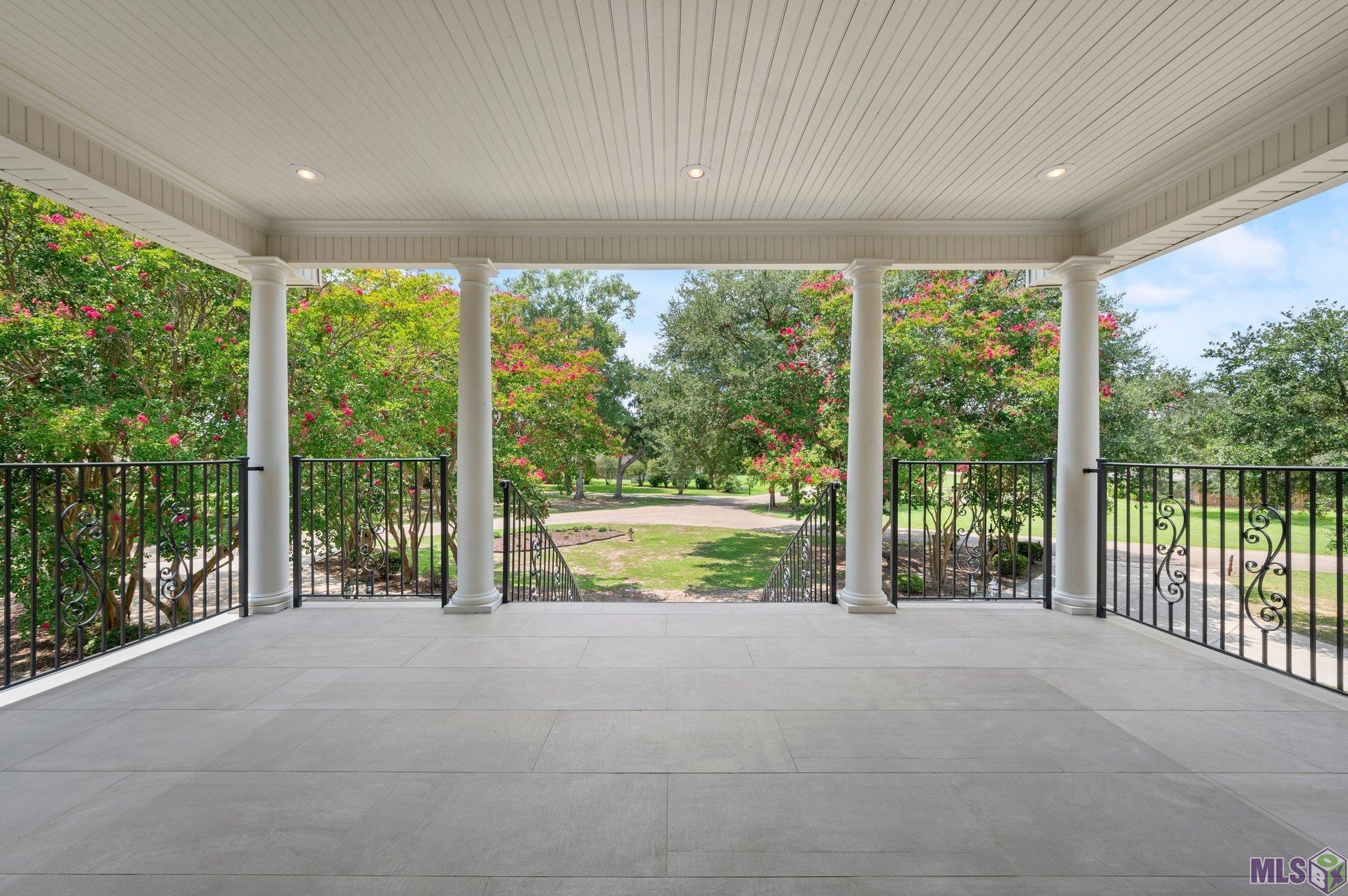 Baton Rouge, Louisiana, 70818, United States, 5 Bedrooms Bedrooms, ,4 BathroomsBathrooms,Residential,For Sale,1899347