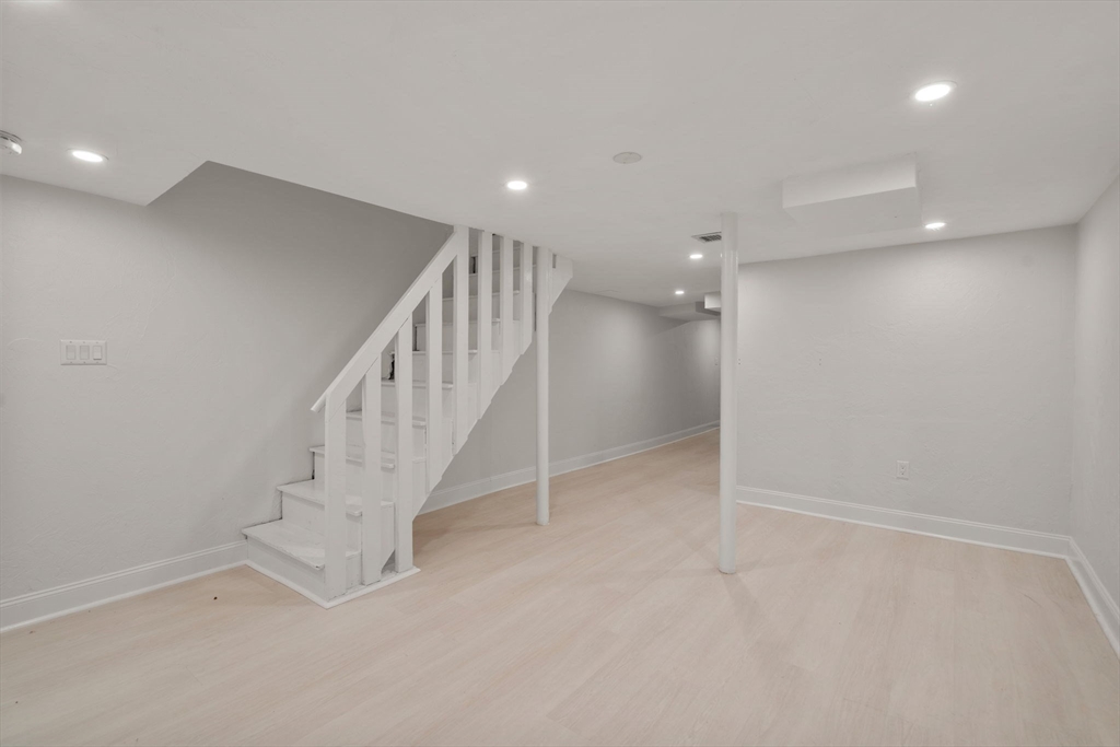 Concord, Massachusetts, 01742, United States, 3 Bedrooms Bedrooms, ,3 BathroomsBathrooms,Residential,For Sale,1949763