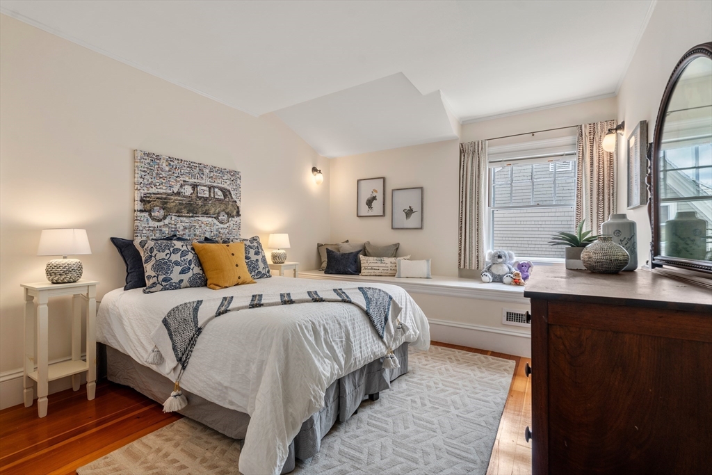 Cambridge, Massachusetts, 02138, United States, 6 Bedrooms Bedrooms, ,5 BathroomsBathrooms,Residential,For Sale,1766513