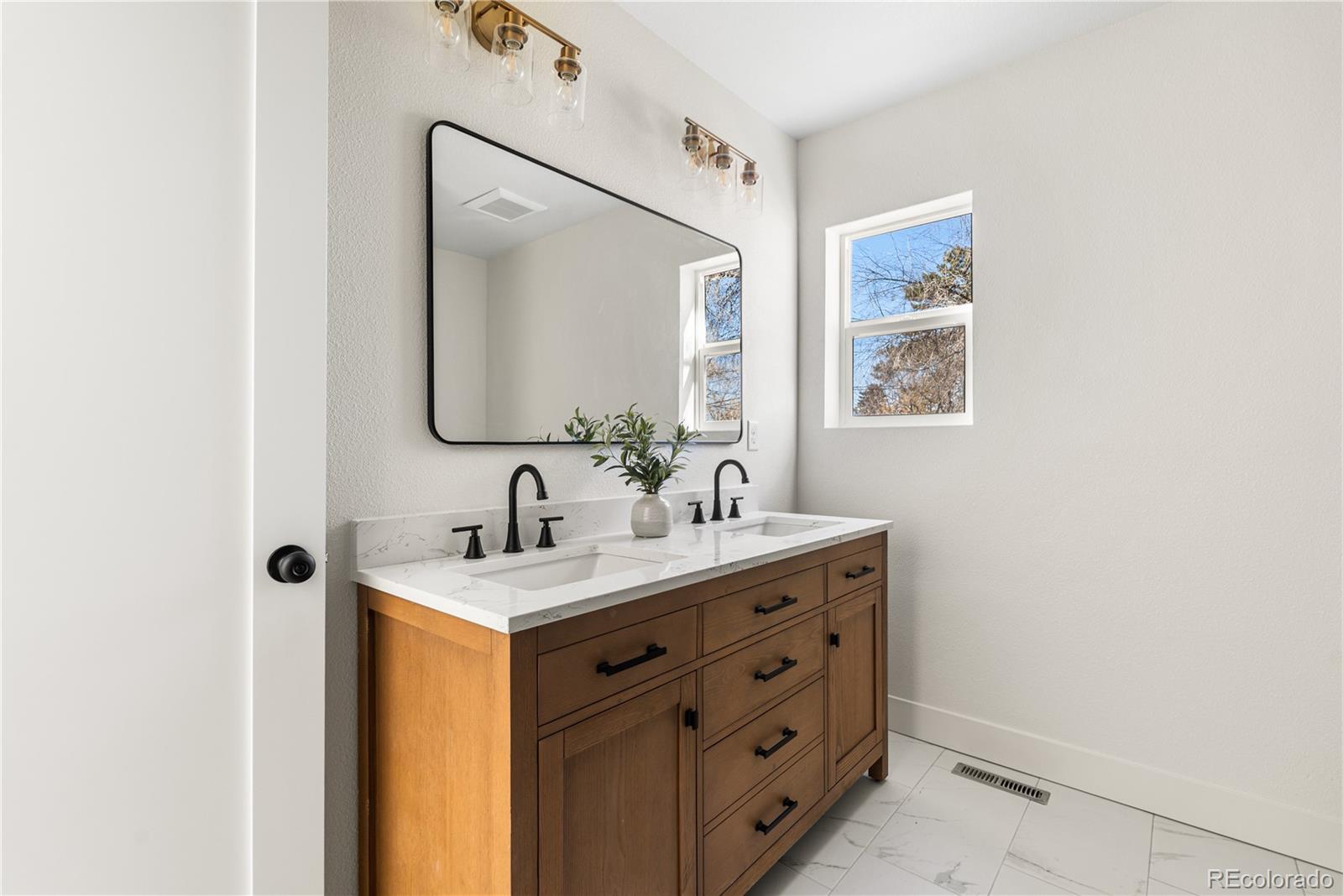 Englewood, Colorado, 80110, United States, 4 Bedrooms Bedrooms, ,2 BathroomsBathrooms,Residential,For Sale,1993019