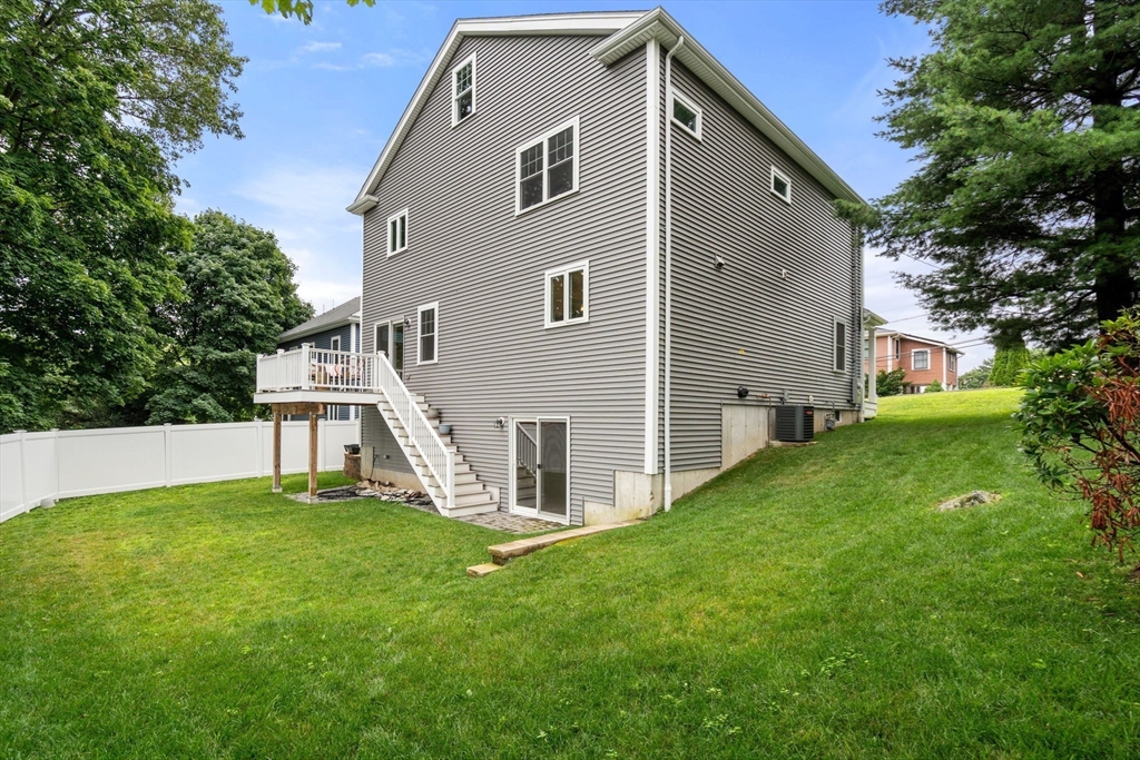 Waltham, Massachusetts, 02453, United States, 4 Bedrooms Bedrooms, ,5 BathroomsBathrooms,Residential,For Sale,1927253
