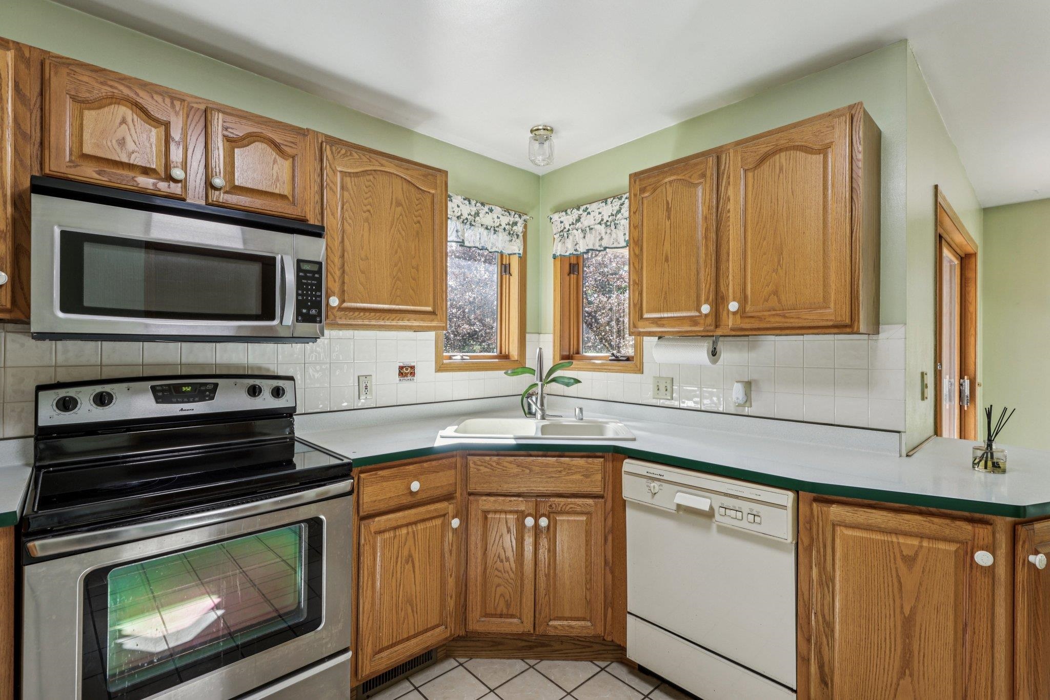 Deforest, Wisconsin, 53532, United States, 3 Bedrooms Bedrooms, ,3 BathroomsBathrooms,Residential,For Sale,1943421