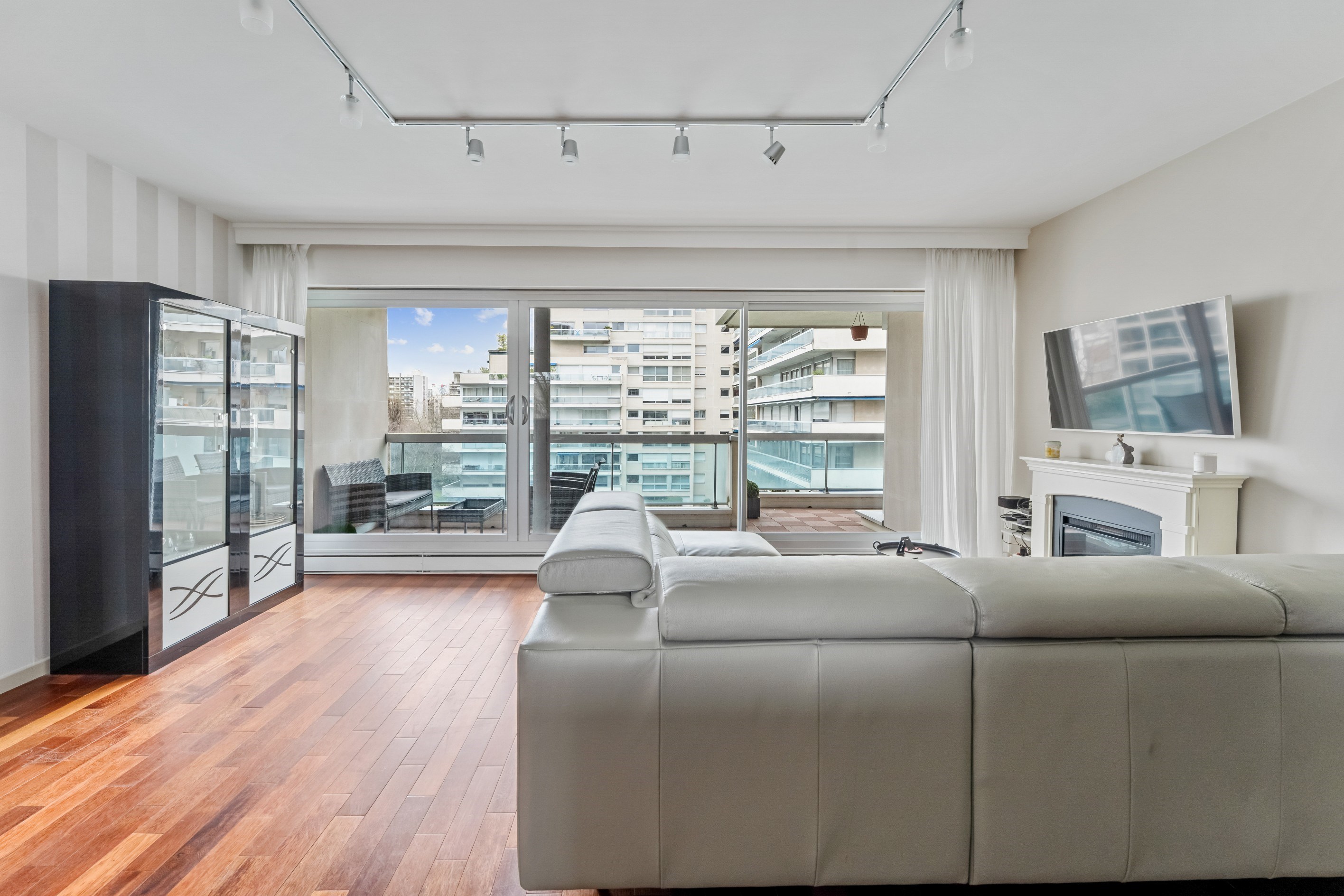  Elegant Apartment with Terrace – Neuilly-sur-Seine - 物件實景