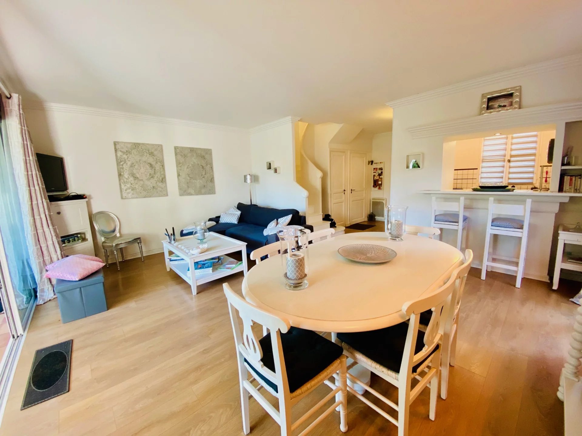 Grimaud, Provence-Alpes-Côte d’Azur, 83310, FR, 3 Bedrooms Bedrooms, ,3 BathroomsBathrooms,Residential,For Sale,1777448