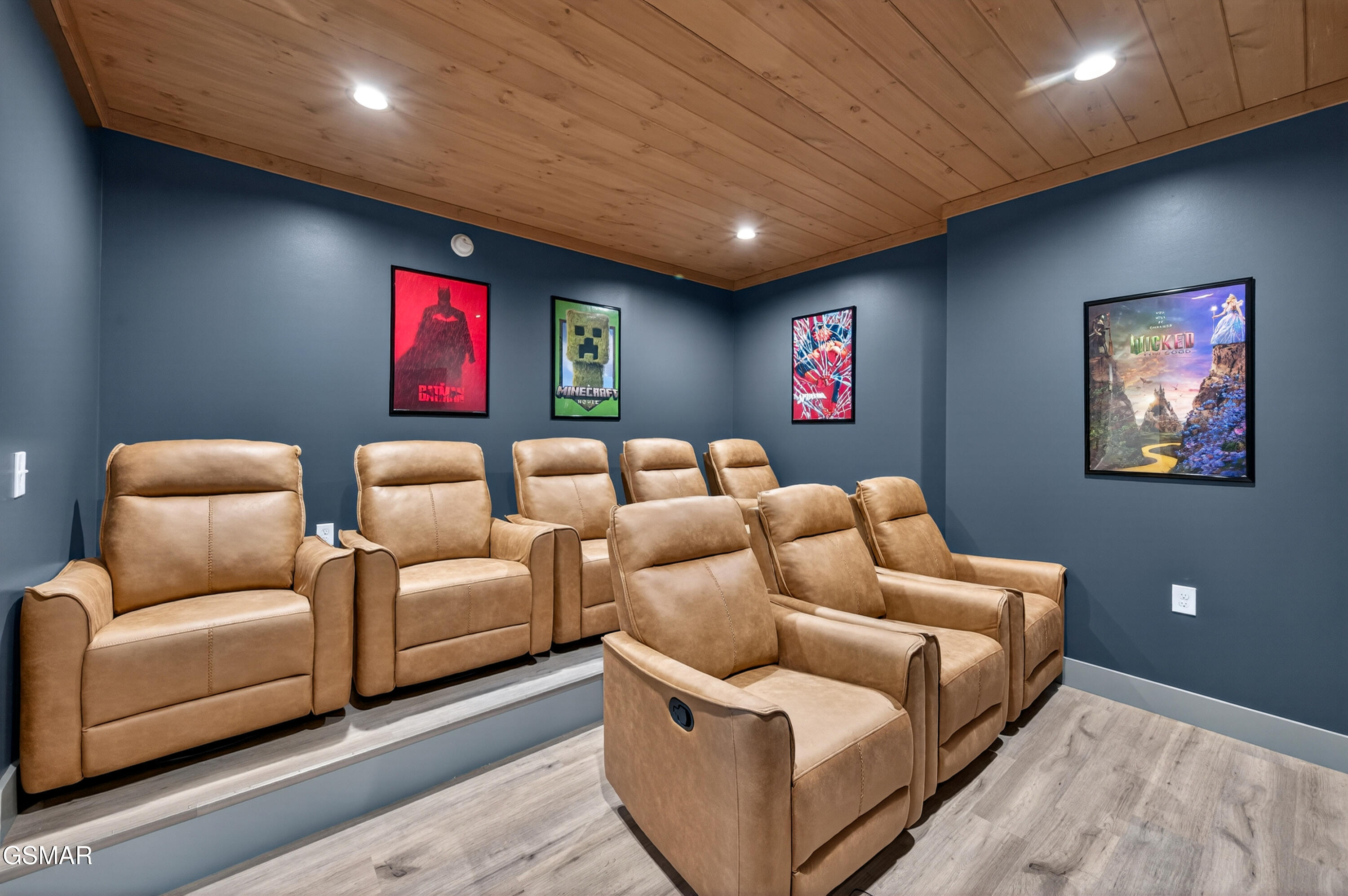 Sevierville, Tennessee, 37862, United States, 5 Bedrooms Bedrooms, ,7 BathroomsBathrooms,Residential,For Sale,2008149