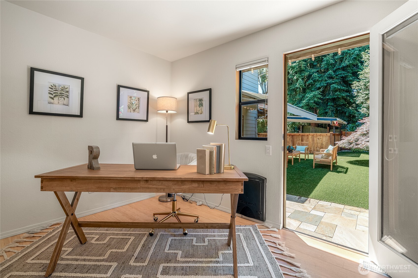 Kirkland, Washington, 98033, United States, 3 Bedrooms Bedrooms, ,2 BathroomsBathrooms,Residential,For Sale,1988237