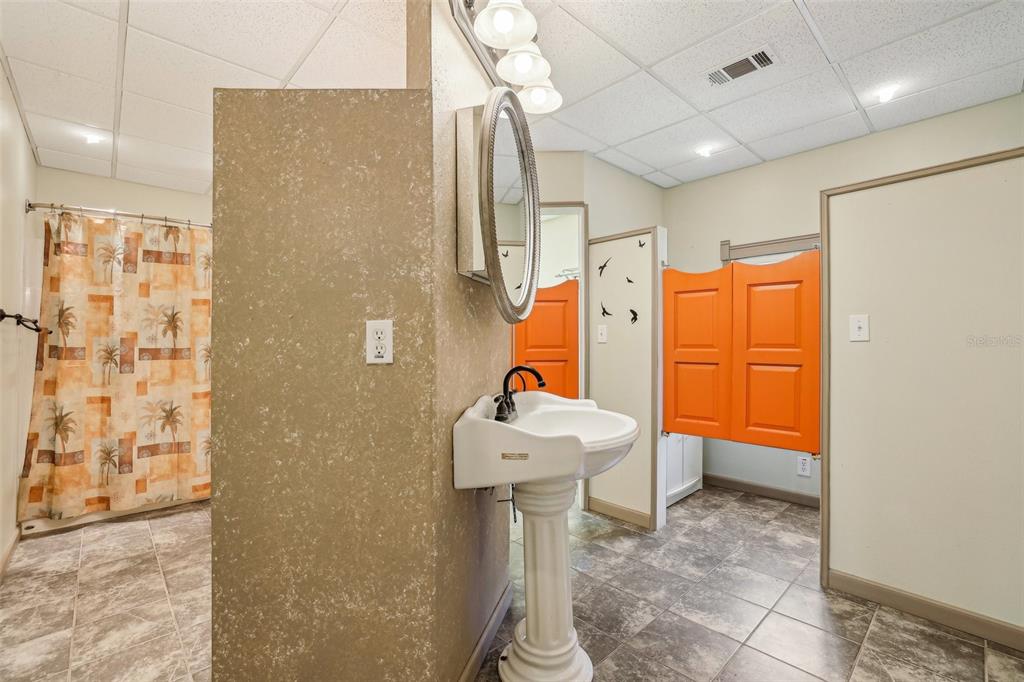 Edgewater, Florida, 32132, United States, 5 Bedrooms Bedrooms, ,4 BathroomsBathrooms,Residential,For Sale,1794815