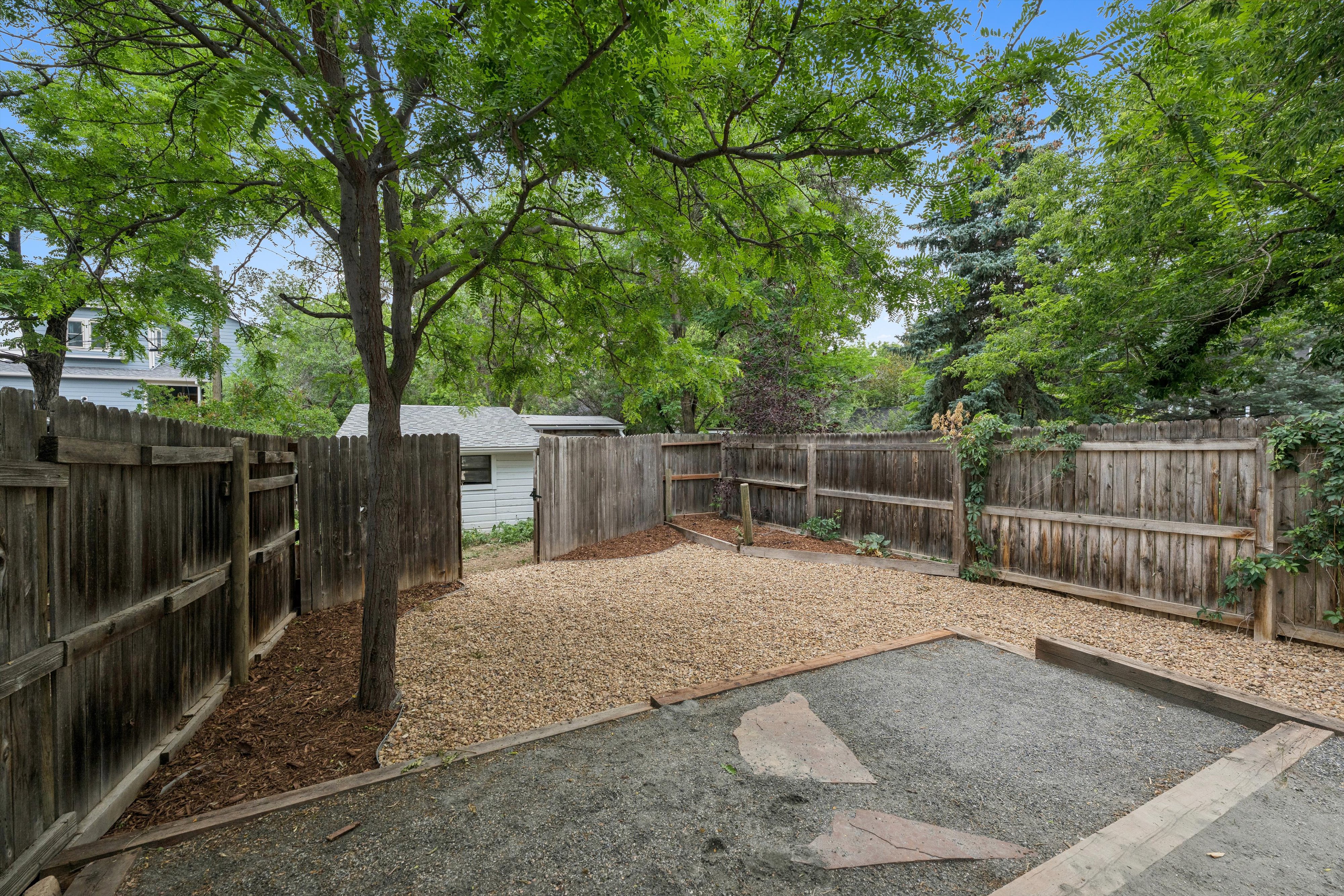  Duplex in Louisville - Each Unit is 2 Bedrooms/1 Bath - 物件實景