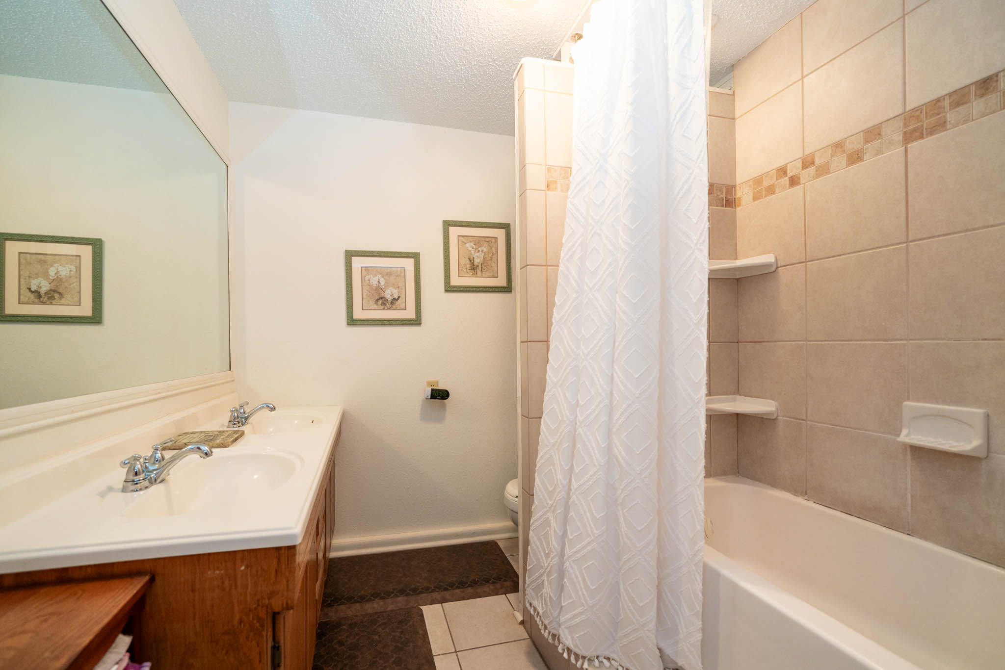 Jacksonville, Texas, 75766, United States, 4 Bedrooms Bedrooms, ,2 BathroomsBathrooms,Residential,For Sale,1974888