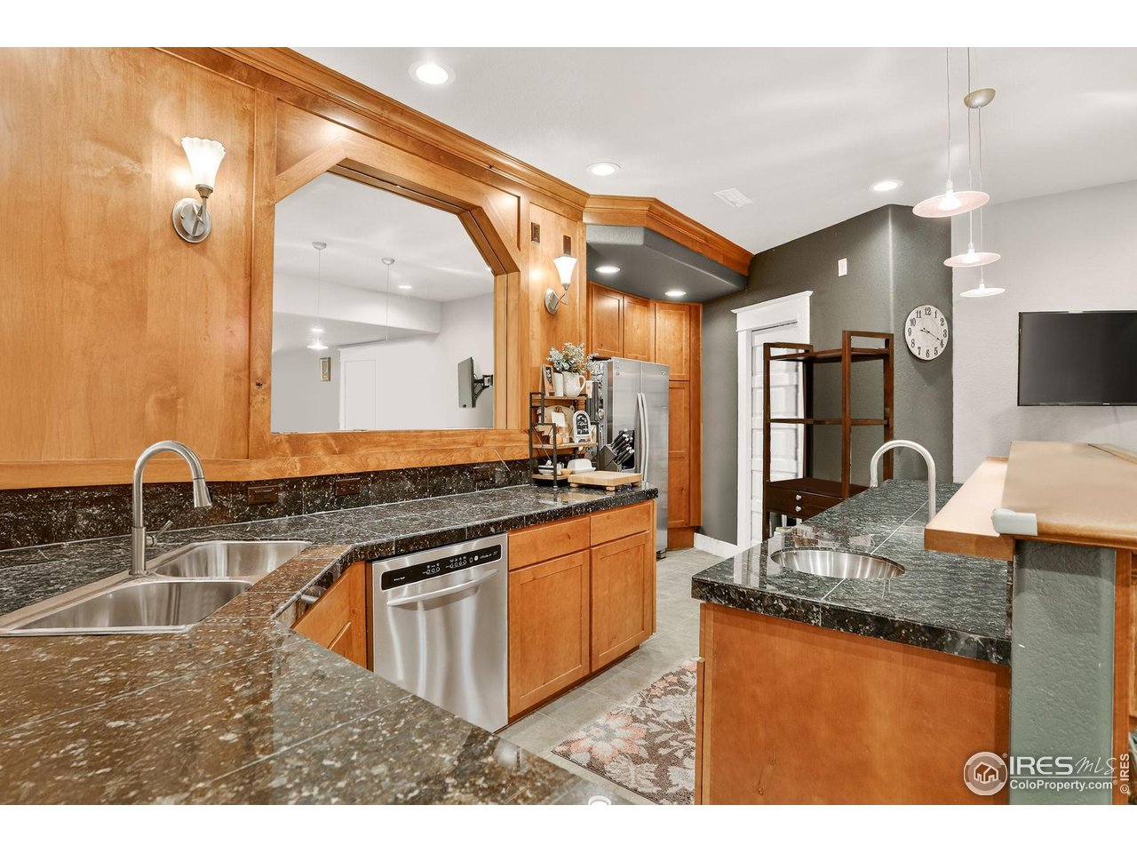 Lafayette, Colorado, 80026, United States, 5 Bedrooms Bedrooms, ,5 BathroomsBathrooms,Residential,For Sale,1991447