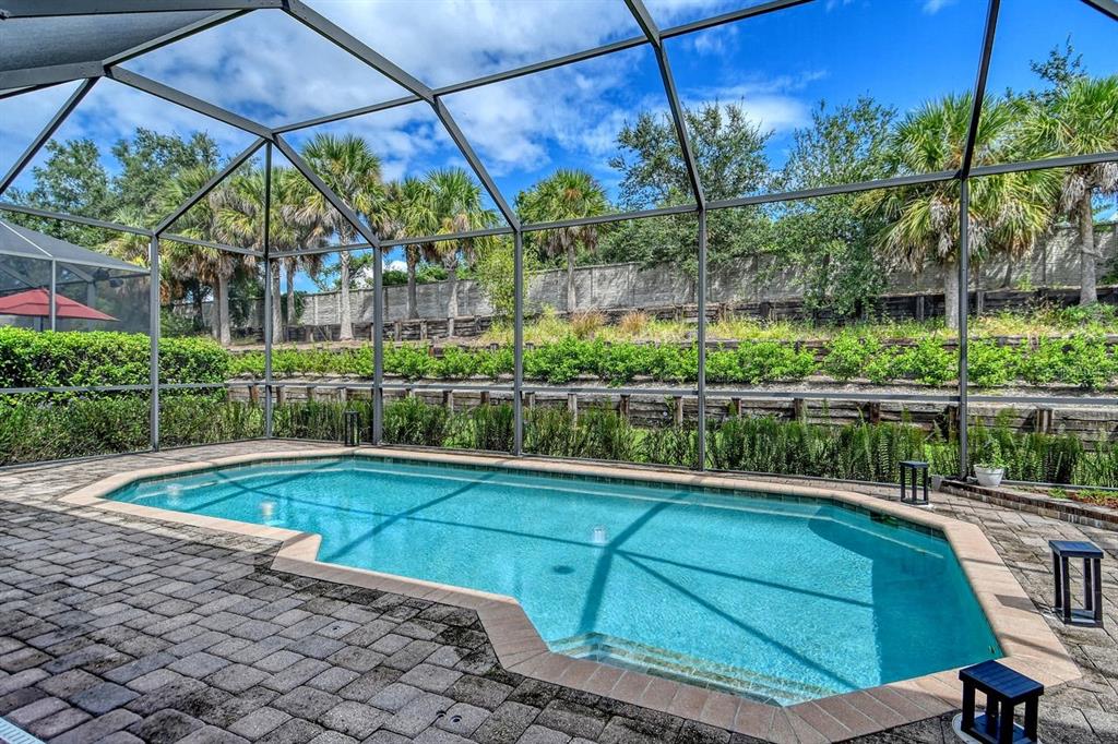 Bradenton, Florida, 34201, United States, 2 Bedrooms Bedrooms, ,2 BathroomsBathrooms,Residential,For Sale,1961743