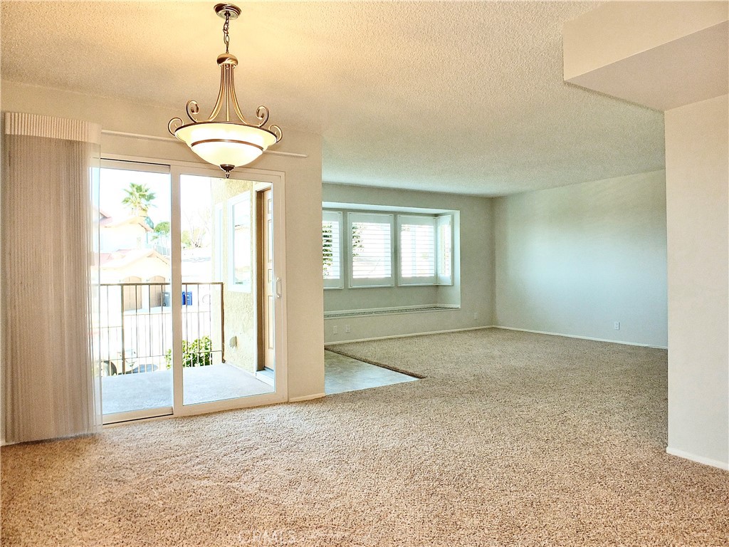 Signal Hill, California, 90755, United States, 2 Bedrooms Bedrooms, ,1 BathroomBathrooms,Residential,For Sale,1970804