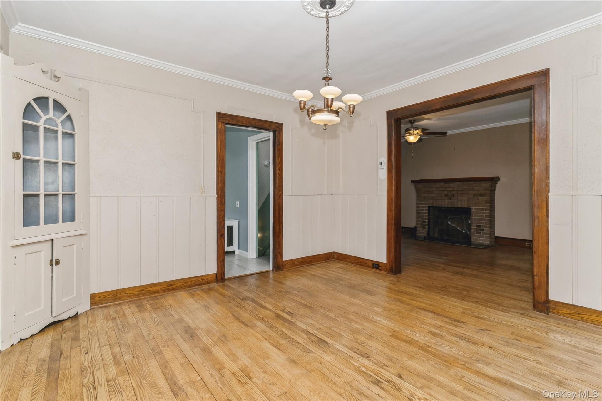 Lynbrook, New York, 11563, United States, 3 Bedrooms Bedrooms, ,2 BathroomsBathrooms,Residential,For Sale,1941758