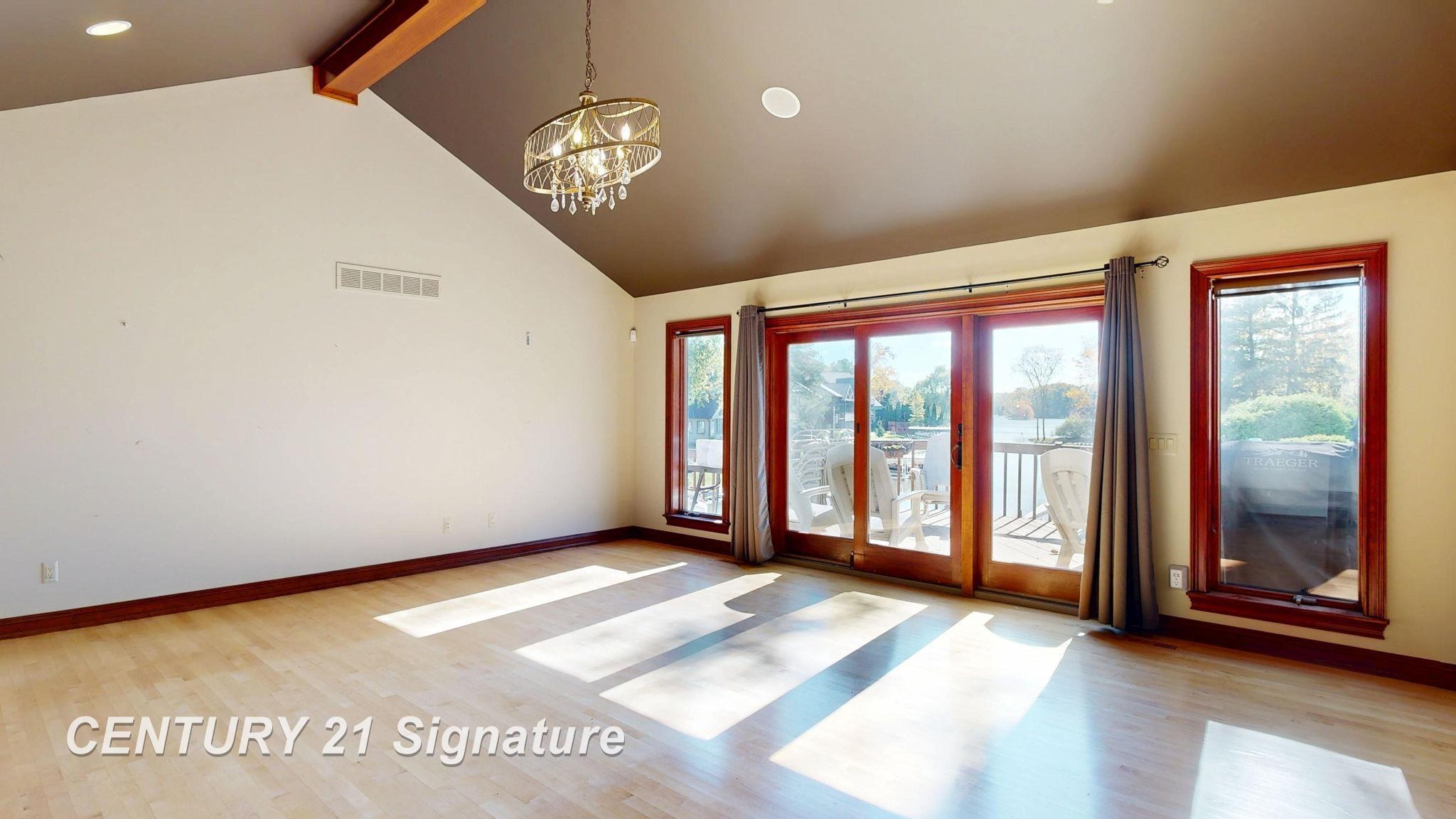 Fenton, Michigan, 48430, United States, 6 Bedrooms Bedrooms, ,4 BathroomsBathrooms,Residential,For Sale,1976063