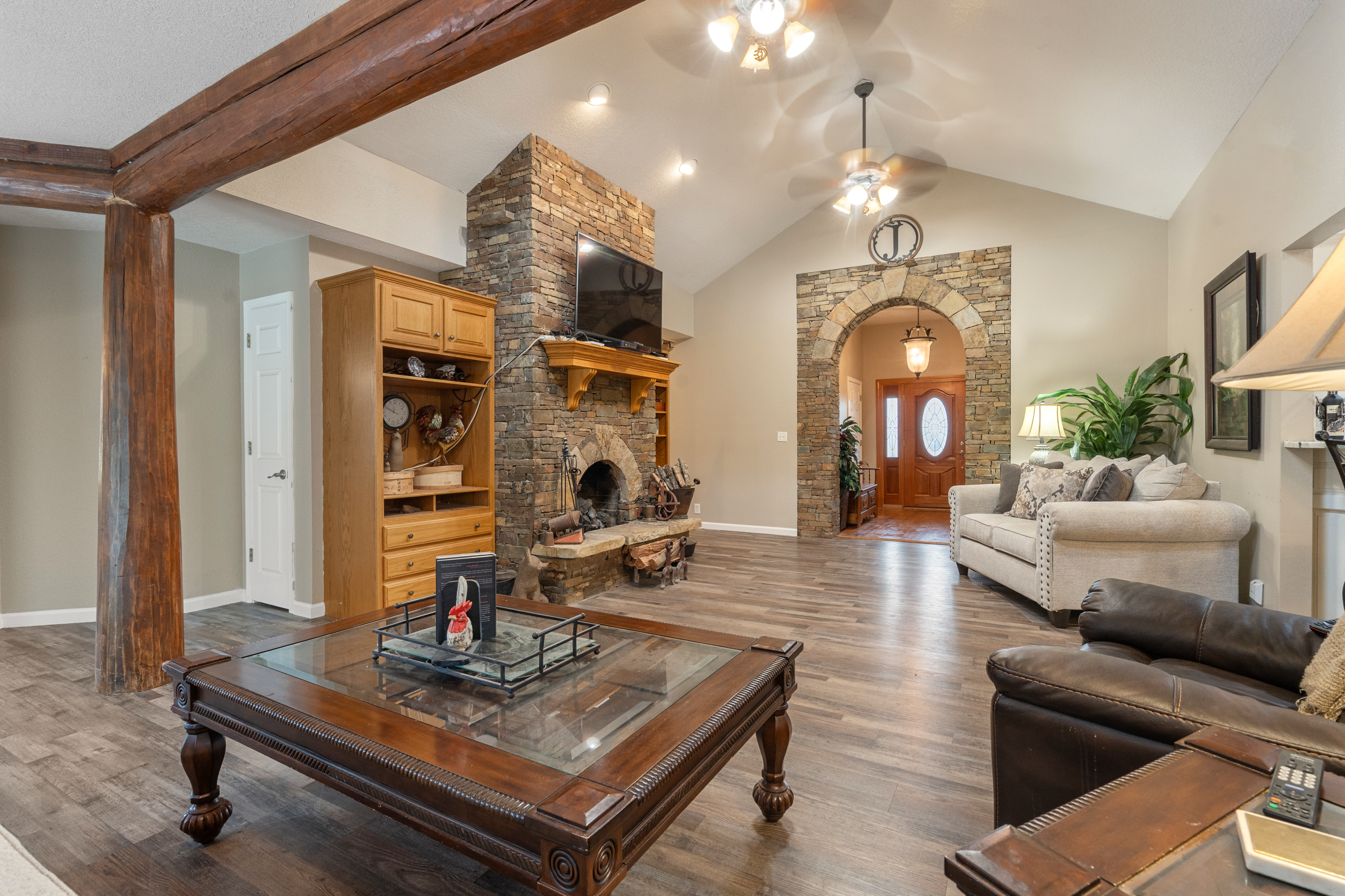 Glenwood, Arkansas, 71943, United States, 4 Bedrooms Bedrooms, ,4 BathroomsBathrooms,Residential,For Sale,1819538