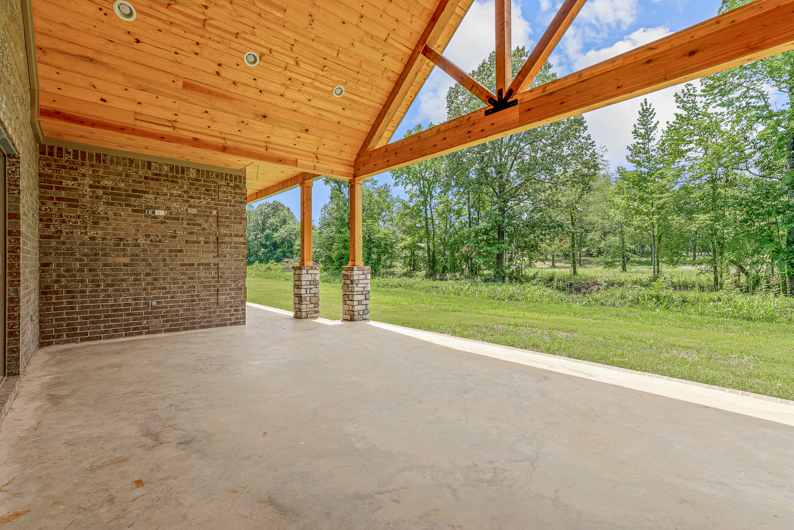 Jonesboro, Arkansas, 72401, United States, 5 Bedrooms Bedrooms, ,3 BathroomsBathrooms,Residential,For Sale,1942201
