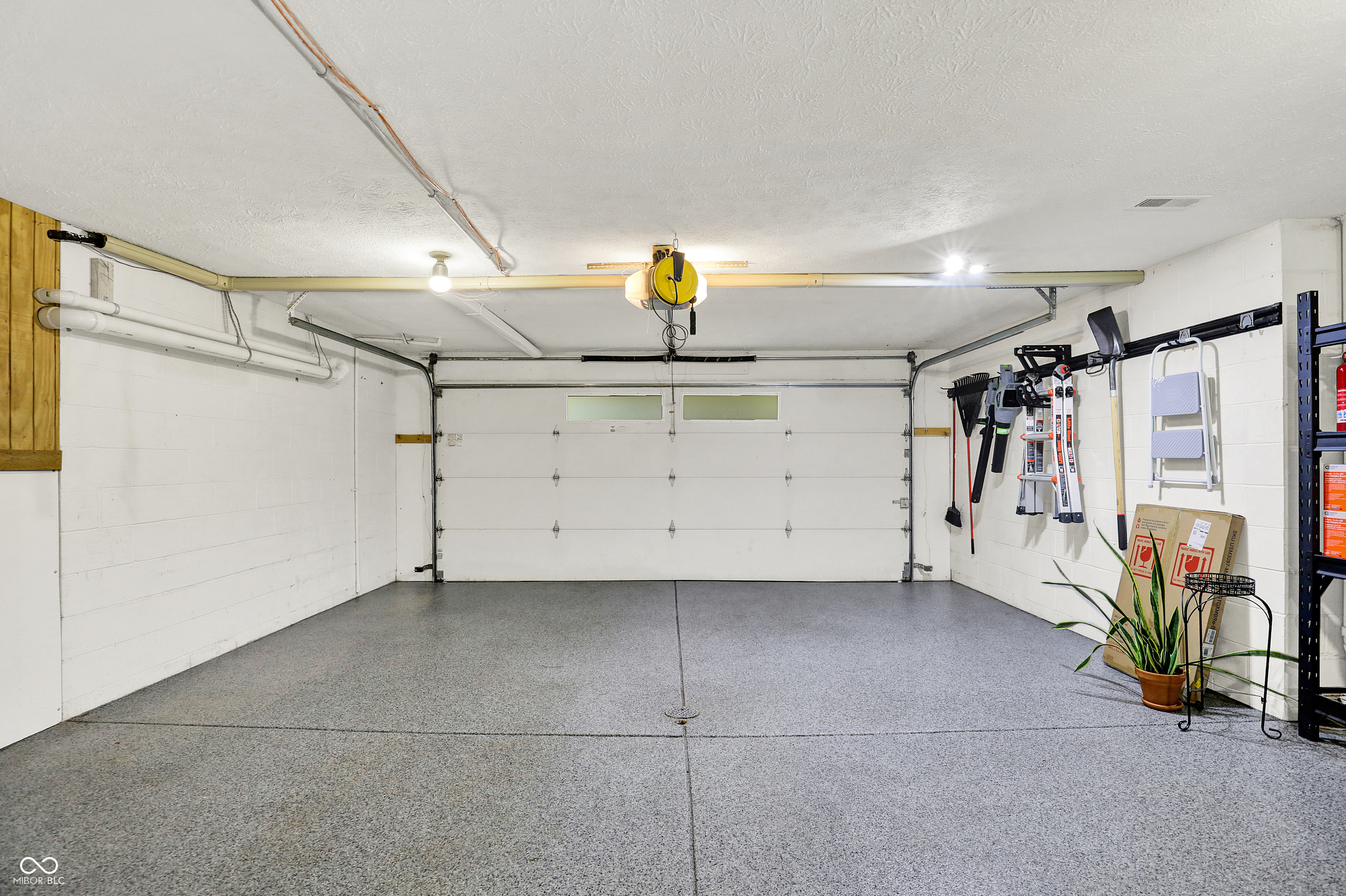 Indianapolis, Indiana, 46240, United States, 4 Bedrooms Bedrooms, ,3 BathroomsBathrooms,Residential,For Sale,1974215