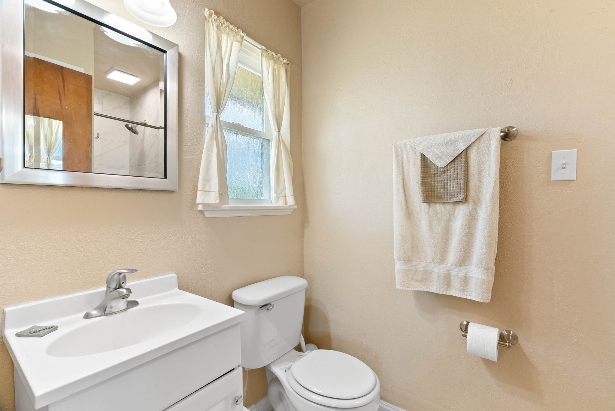  Ranch-Style Coastal Oasis - 物件實景