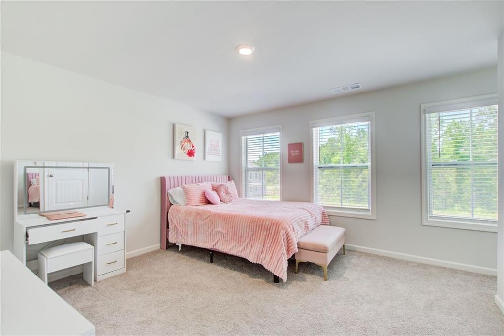 Acworth, Georgia, 30101, United States, 6 Bedrooms Bedrooms, ,4 BathroomsBathrooms,Residential,For Sale,1828453