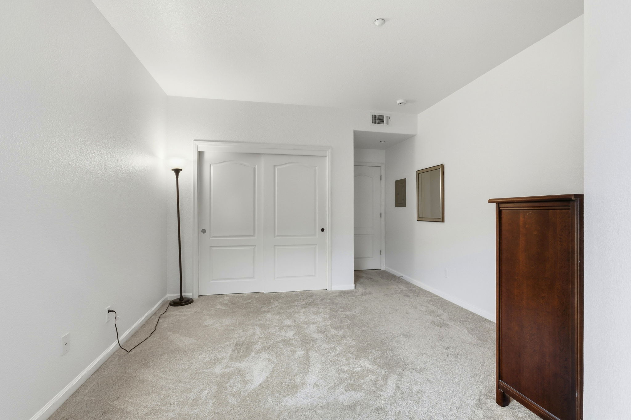  Spacious and Newly Updated Durant Square Townhome - 物件實景