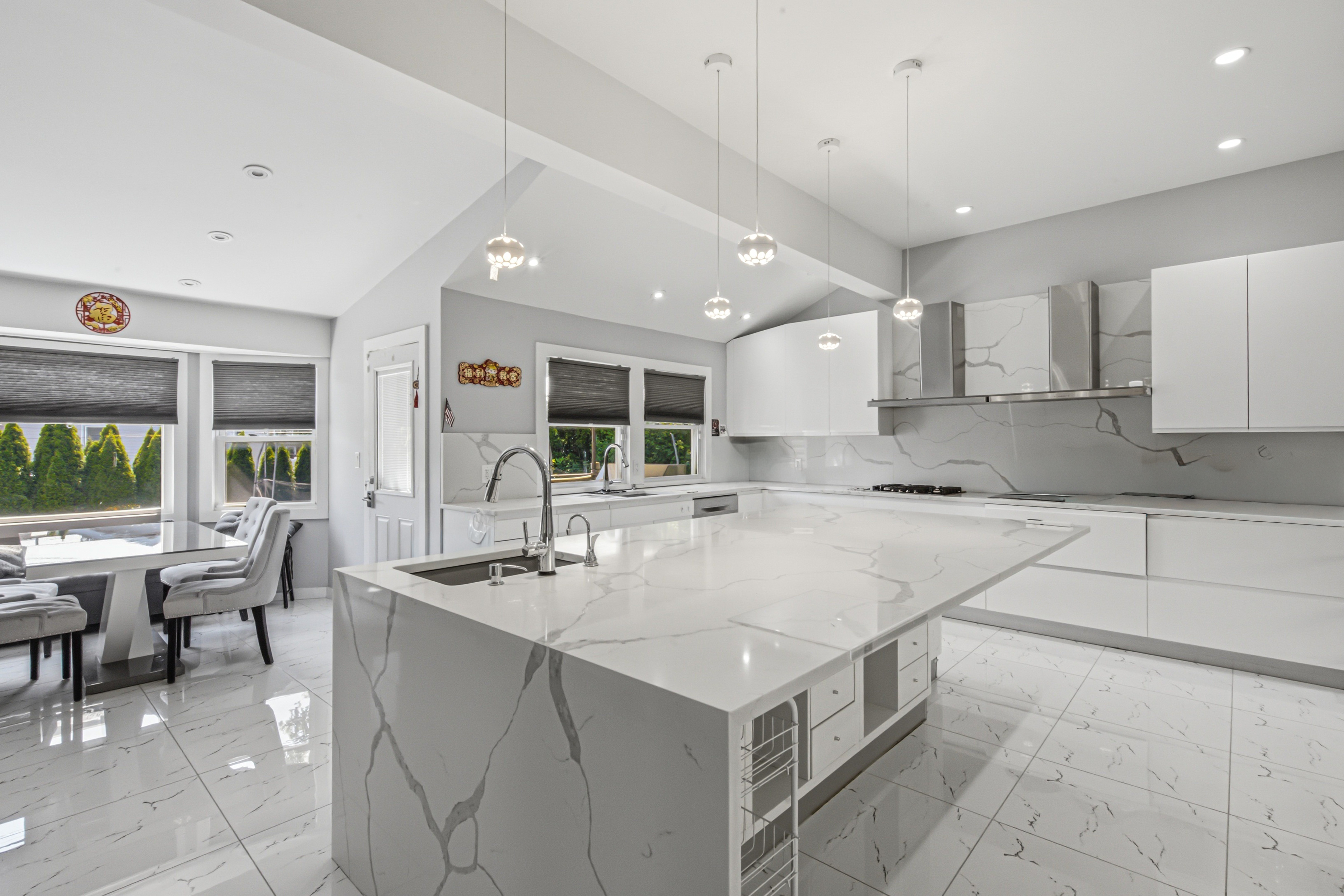  31 Sutton Hill Lane, Manhasset Hills, NY, 11040 - 物件實景