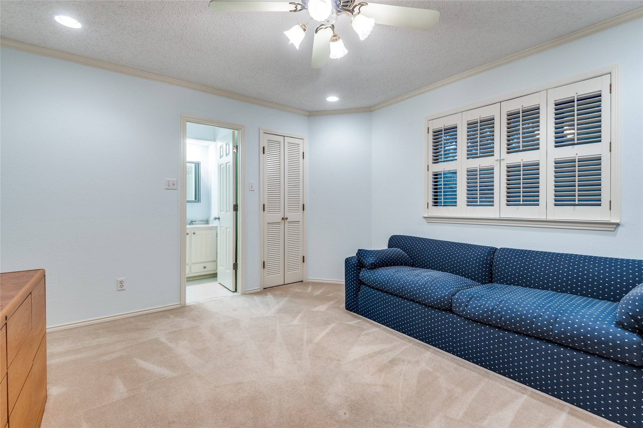 Bedford, Texas, 76021, United States, 5 Bedrooms Bedrooms, ,4 BathroomsBathrooms,Residential,For Sale,1976137