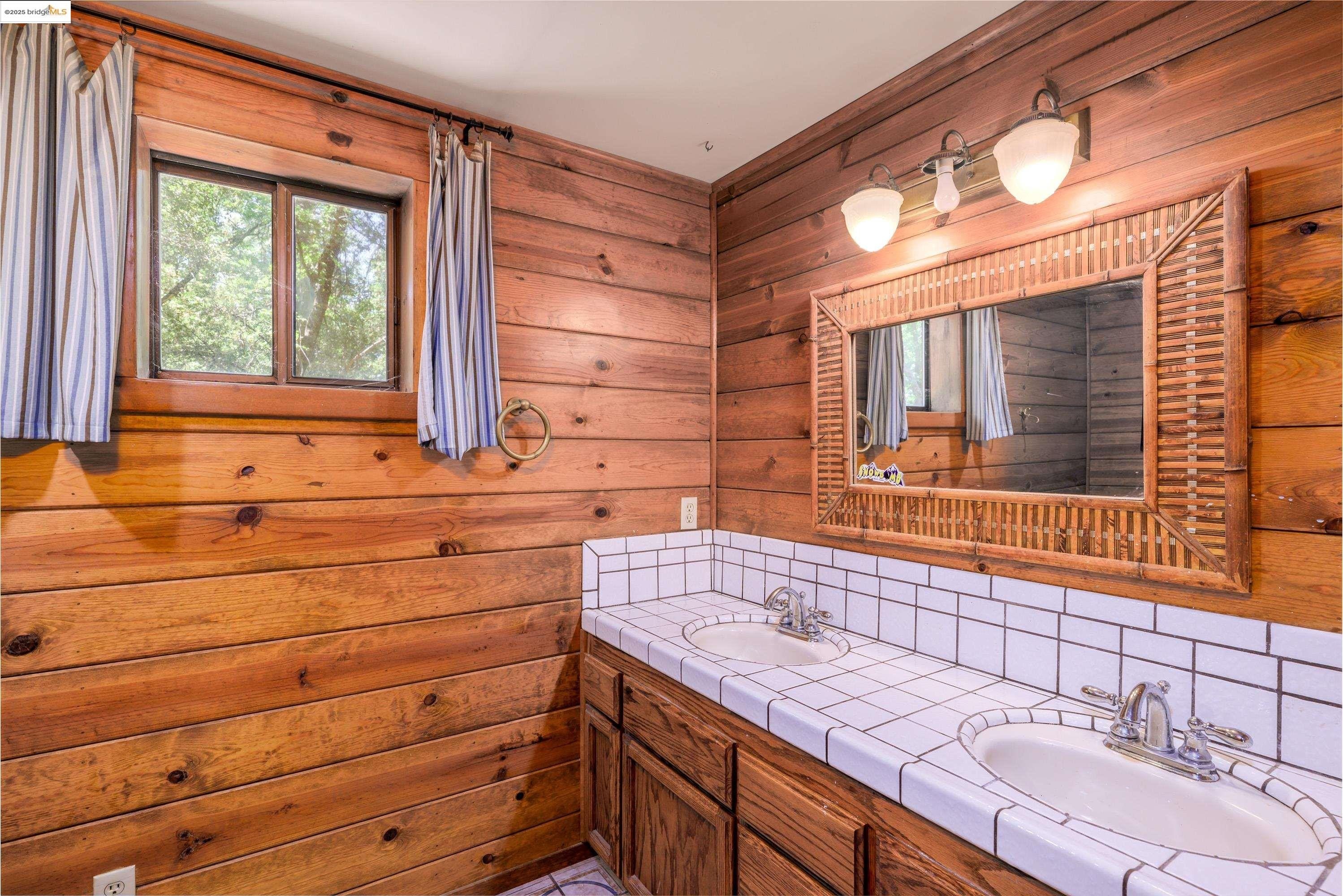 Twain Harte, California, 95383, United States, 5 Bedrooms Bedrooms, ,3 BathroomsBathrooms,Residential,For Sale,1945017