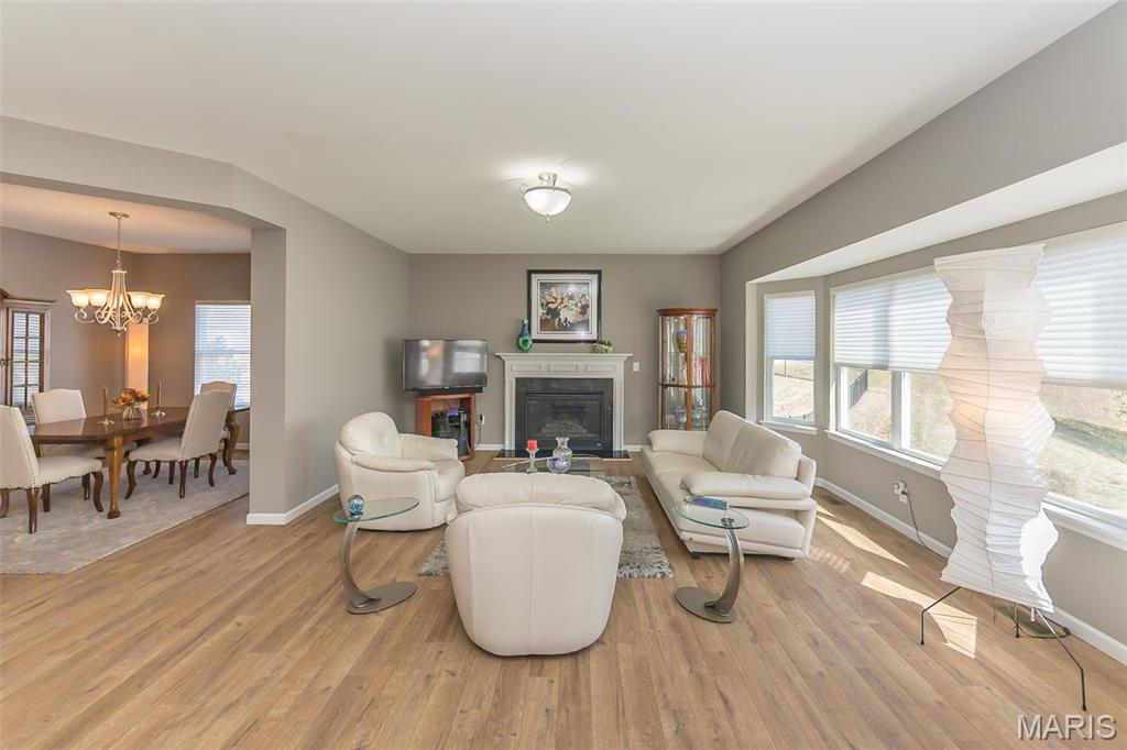 Mehlville, Missouri, 63128, United States, 3 Bedrooms Bedrooms, ,3 BathroomsBathrooms,Residential,For Sale,1966938