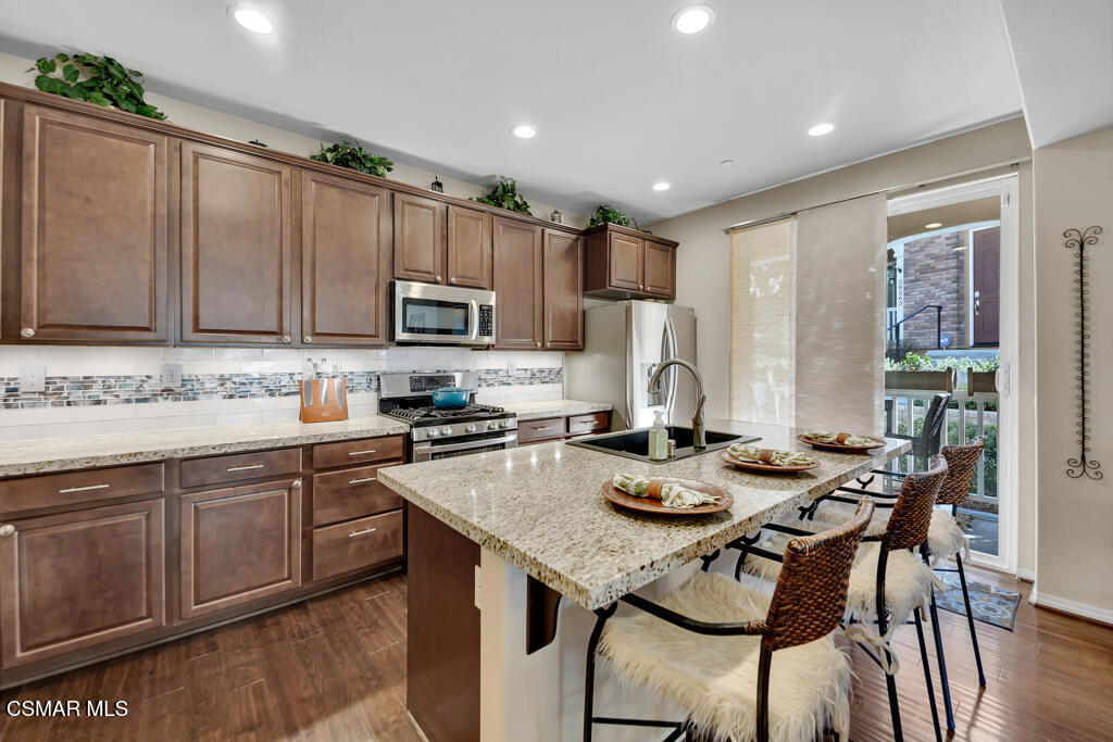 Valencia, California, 91354, United States, 4 Bedrooms Bedrooms, ,3 BathroomsBathrooms,Residential,For Sale,1914107