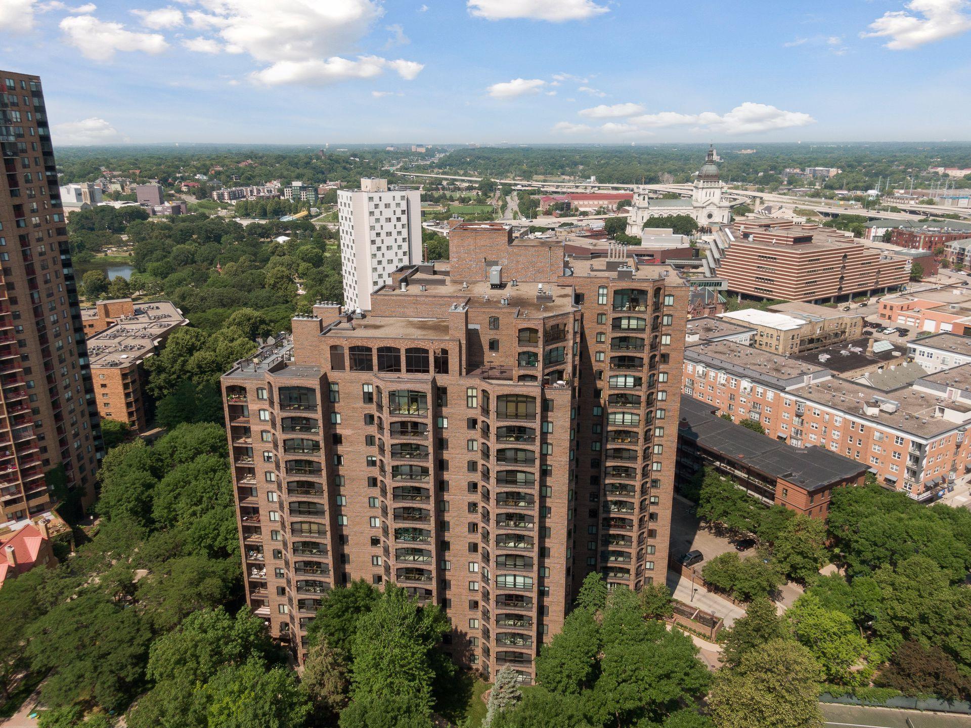 Minneapolis, Minnesota, 55403, United States, 2 Bedrooms Bedrooms, ,1 BathroomBathrooms,Residential,For Sale,1794027