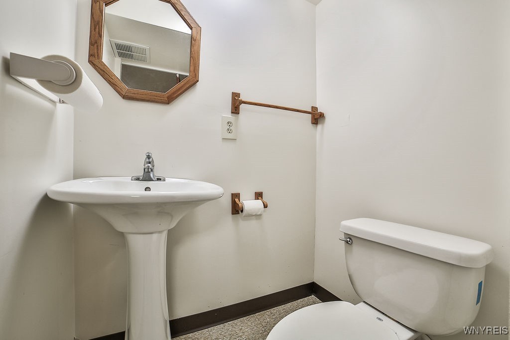 Grand Island, New York, 14072, United States, 4 Bedrooms Bedrooms, ,4 BathroomsBathrooms,Residential,For Sale,1899364
