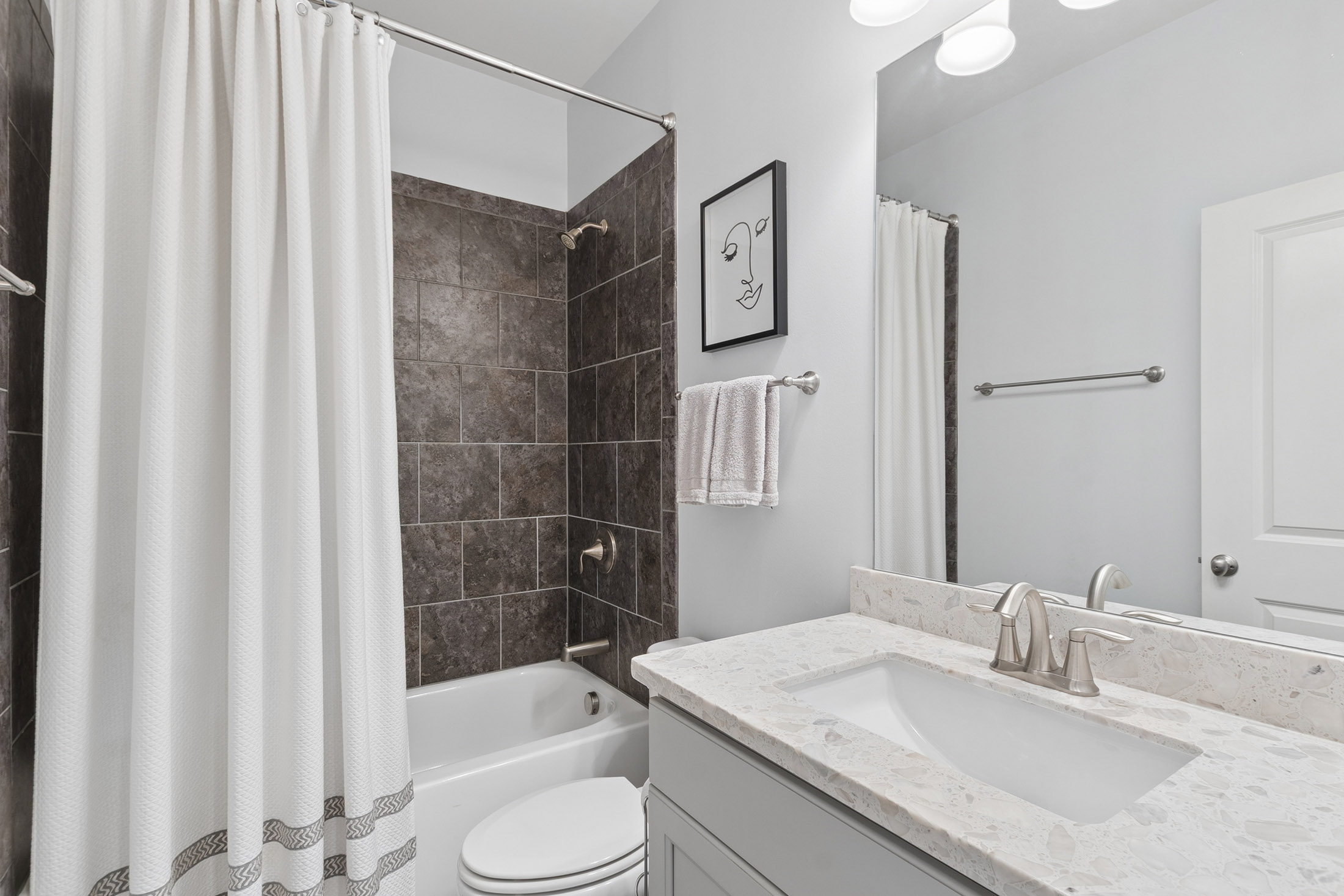  Charming Cape Cod Cottage Style Townhome - 物件實景