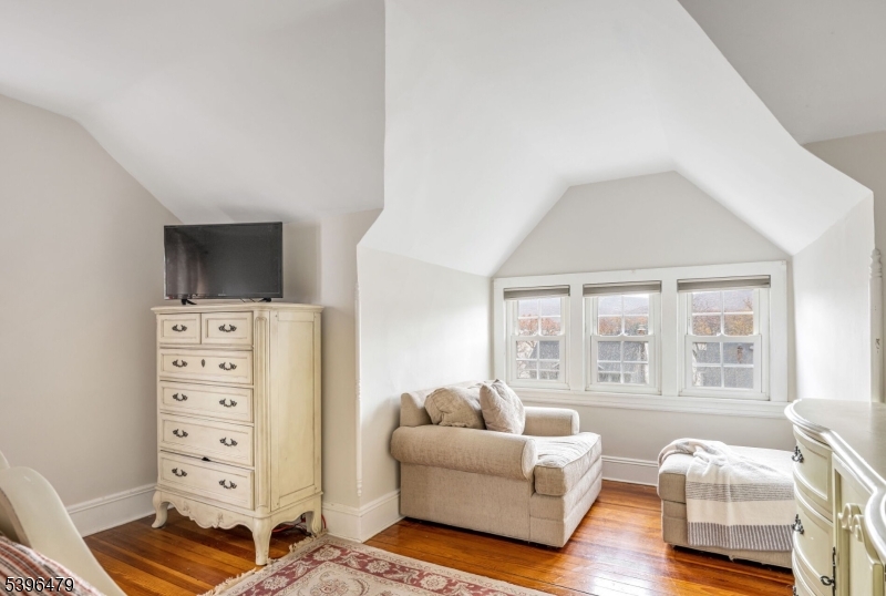 West Milford Twp., New Jersey, 07421, United States, 4 Bedrooms Bedrooms, ,3 BathroomsBathrooms,Residential,For Sale,1992089