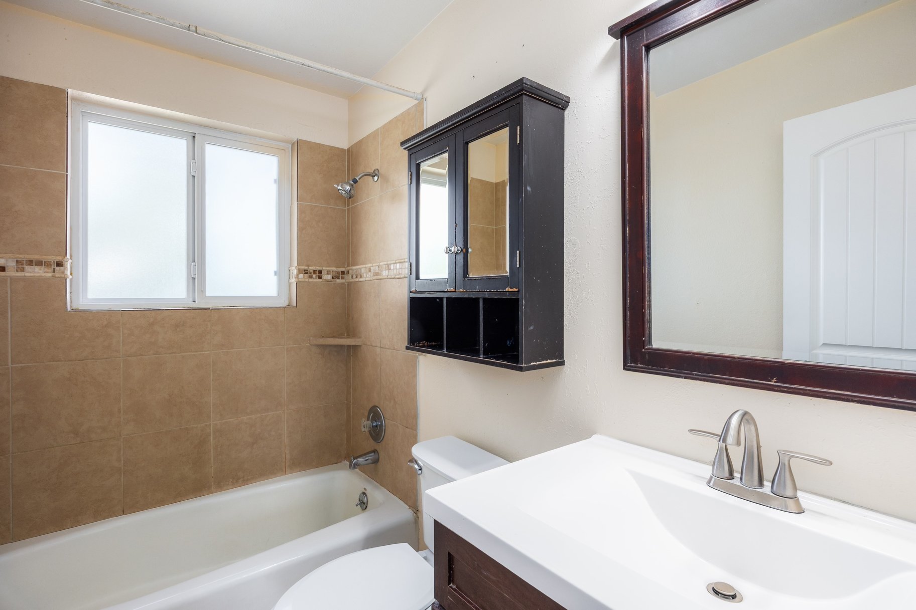  Comfort, Space & Convenience in the Heart of West Valley - 物件實景