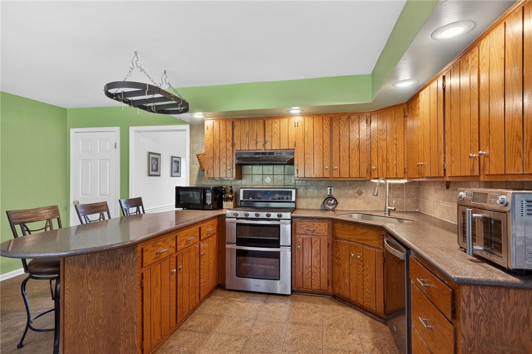Lower Saucon Twp, Pennsylvania, 18055, United States, 5 Bedrooms Bedrooms, ,4 BathroomsBathrooms,Residential,For Sale,2048315