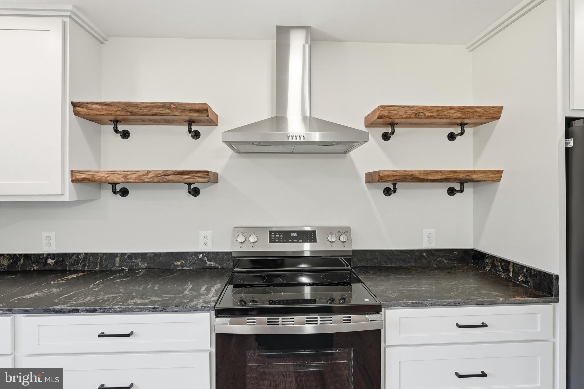 Reva, Virginia, 22735, United States, 2 Bedrooms Bedrooms, ,2 BathroomsBathrooms,Residential,For Sale,2048216