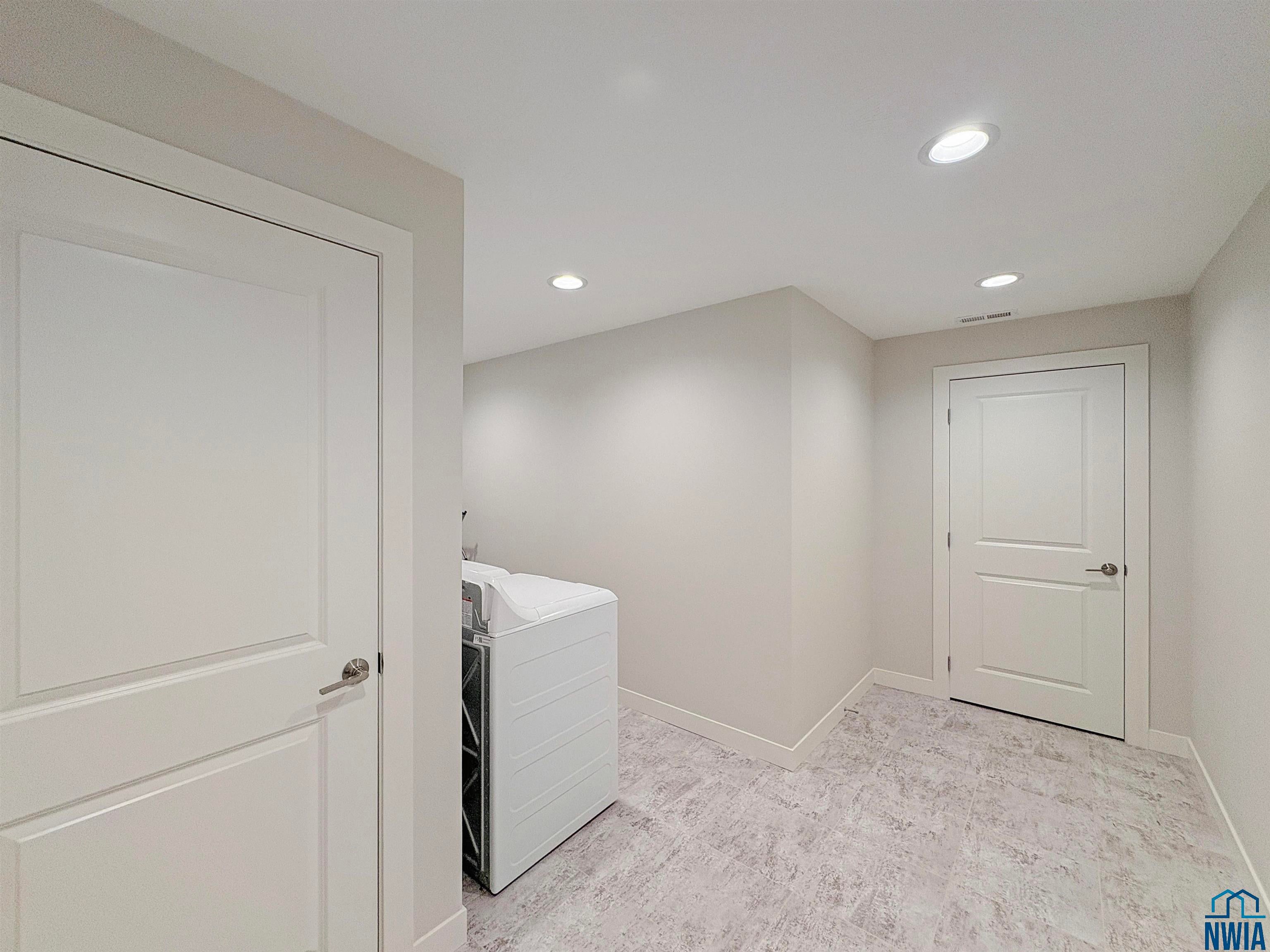 Hinton, Iowa, 51024, United States, 4 Bedrooms Bedrooms, ,3 BathroomsBathrooms,Residential,For Sale,1983377